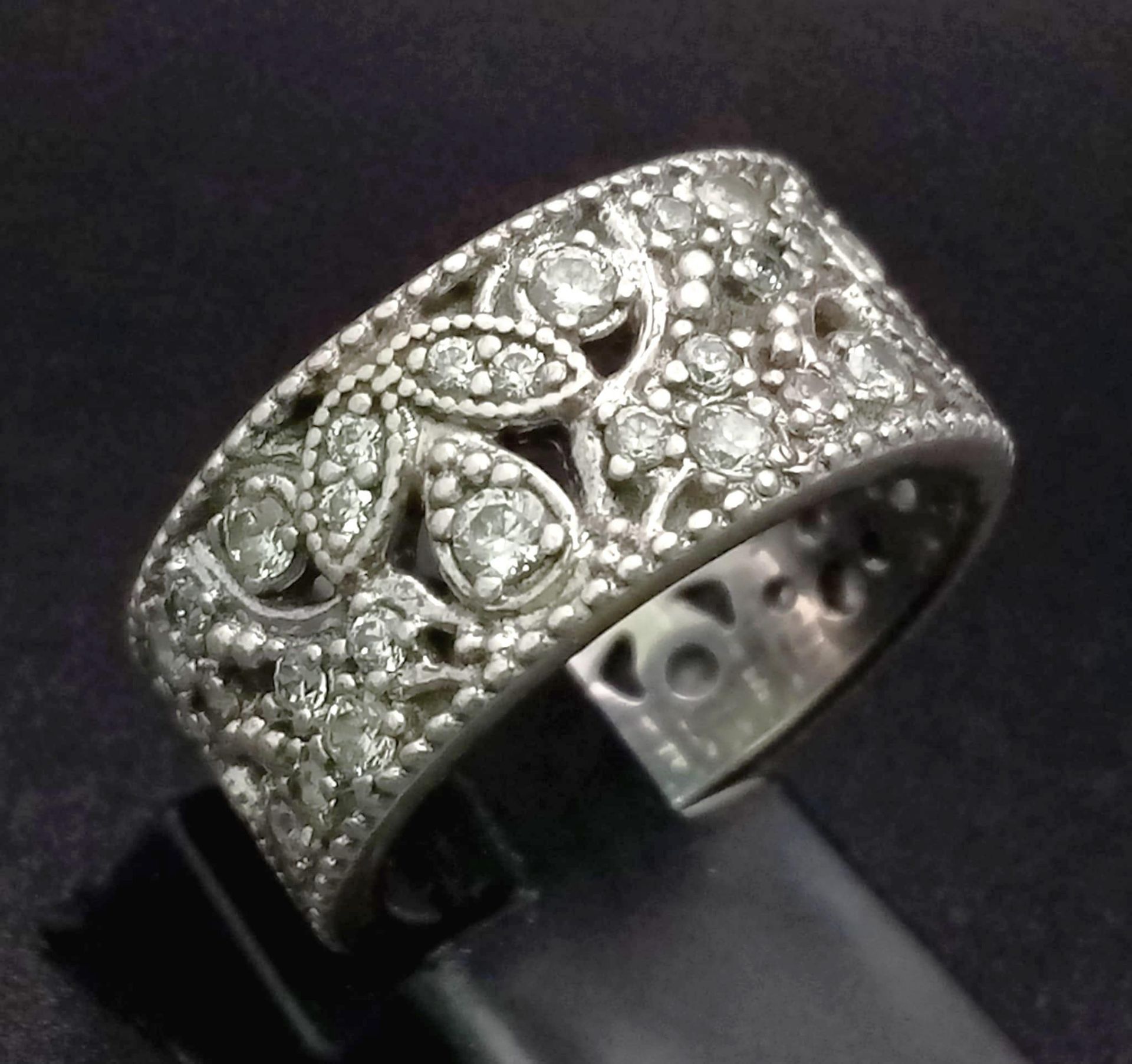 A 925 Silver Pandora Shimmering Leaves Ring. Total Weight 7.12g. Size L. - Image 2 of 4