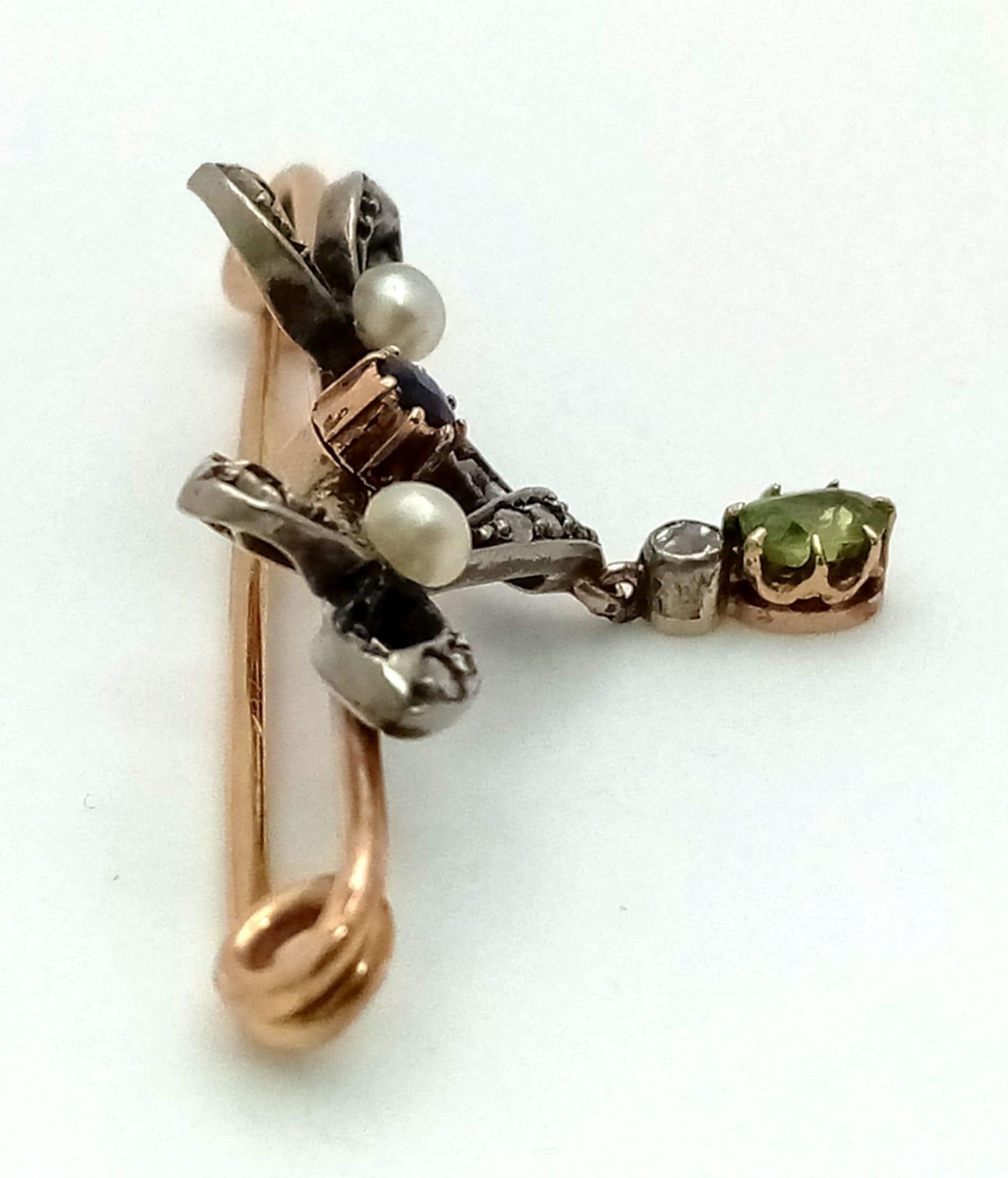 A Superb Double Bow Sapphire Diamond and Pearl Brooch with a Demontoid Garnet and Diamond Drop set - Image 4 of 4