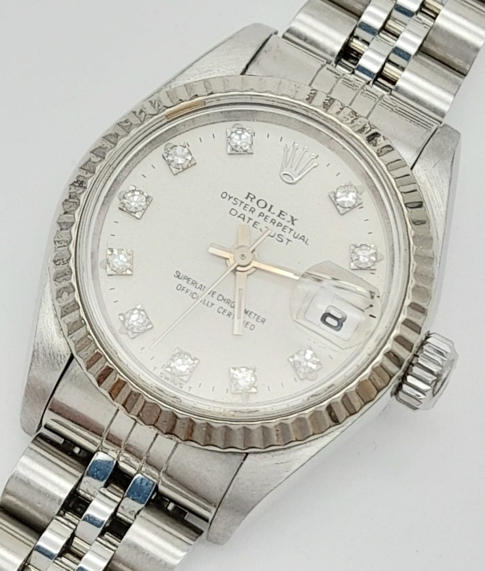 A Rolex Oyster Perpetual Datejust Ladies Watch. Stainless steel bracelet and case - 26mm. White dial - Image 5 of 8