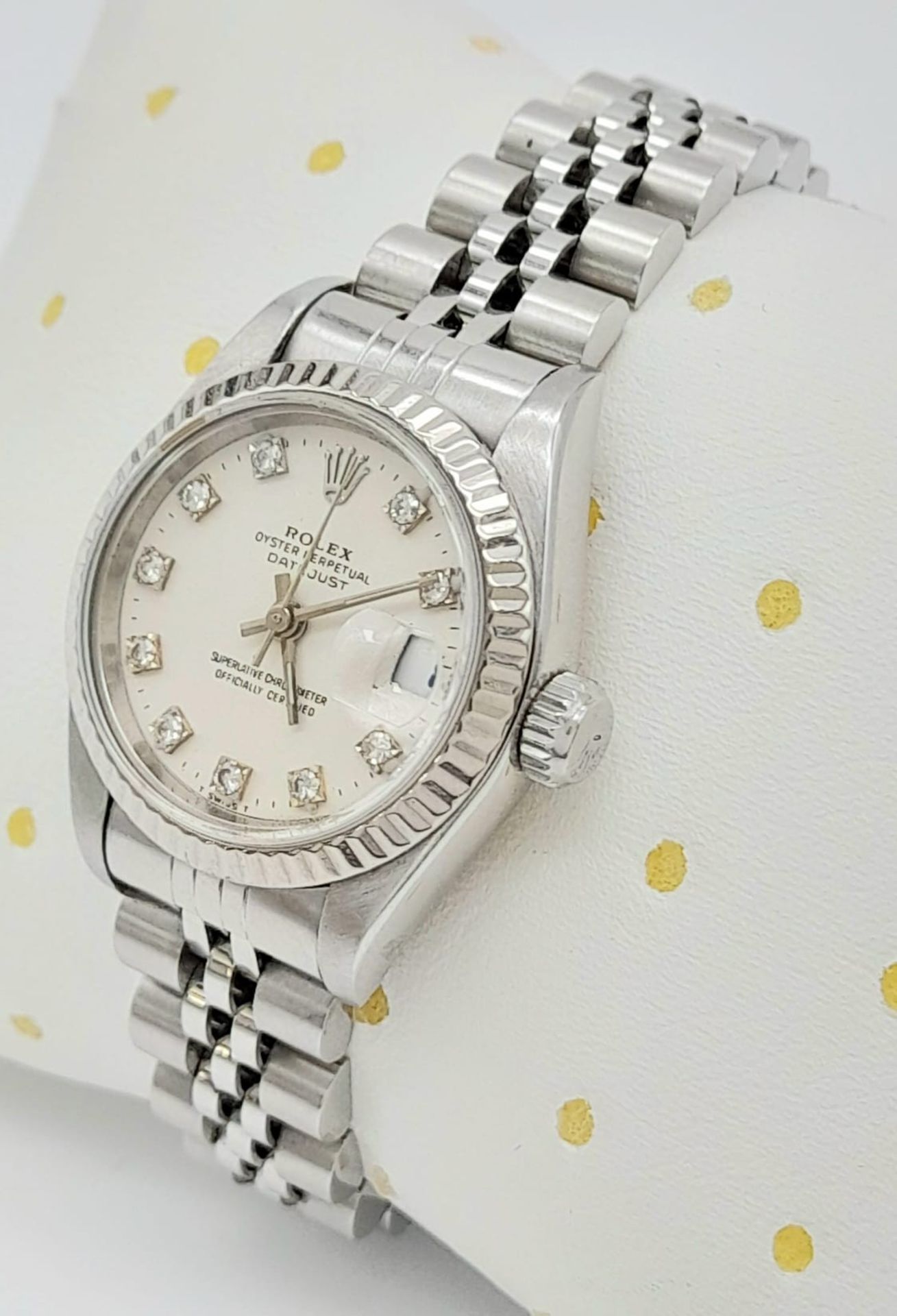 A Rolex Oyster Perpetual Datejust Ladies Watch. Stainless steel bracelet and case - 26mm. White dial - Image 2 of 8