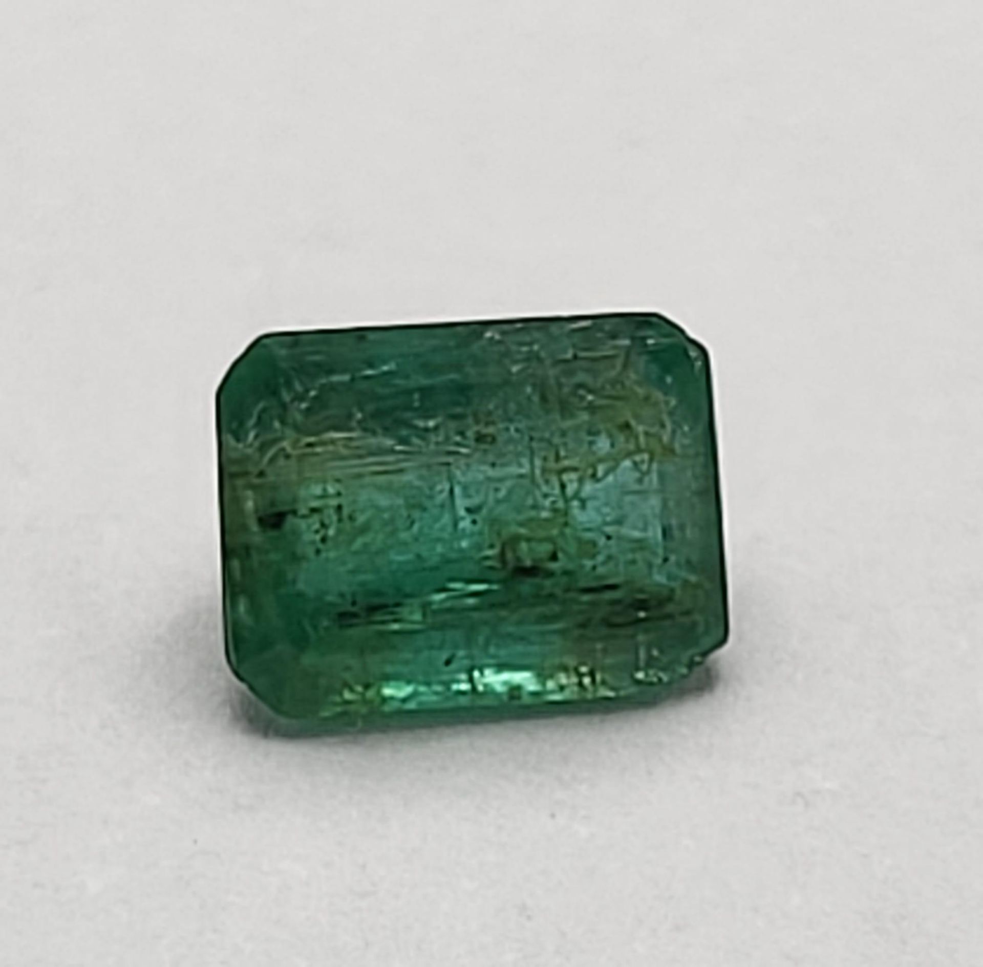 A 1.14ct Zambian Emerald Gemstone. Swiss Origin Certification Included. - Bild 2 aus 6