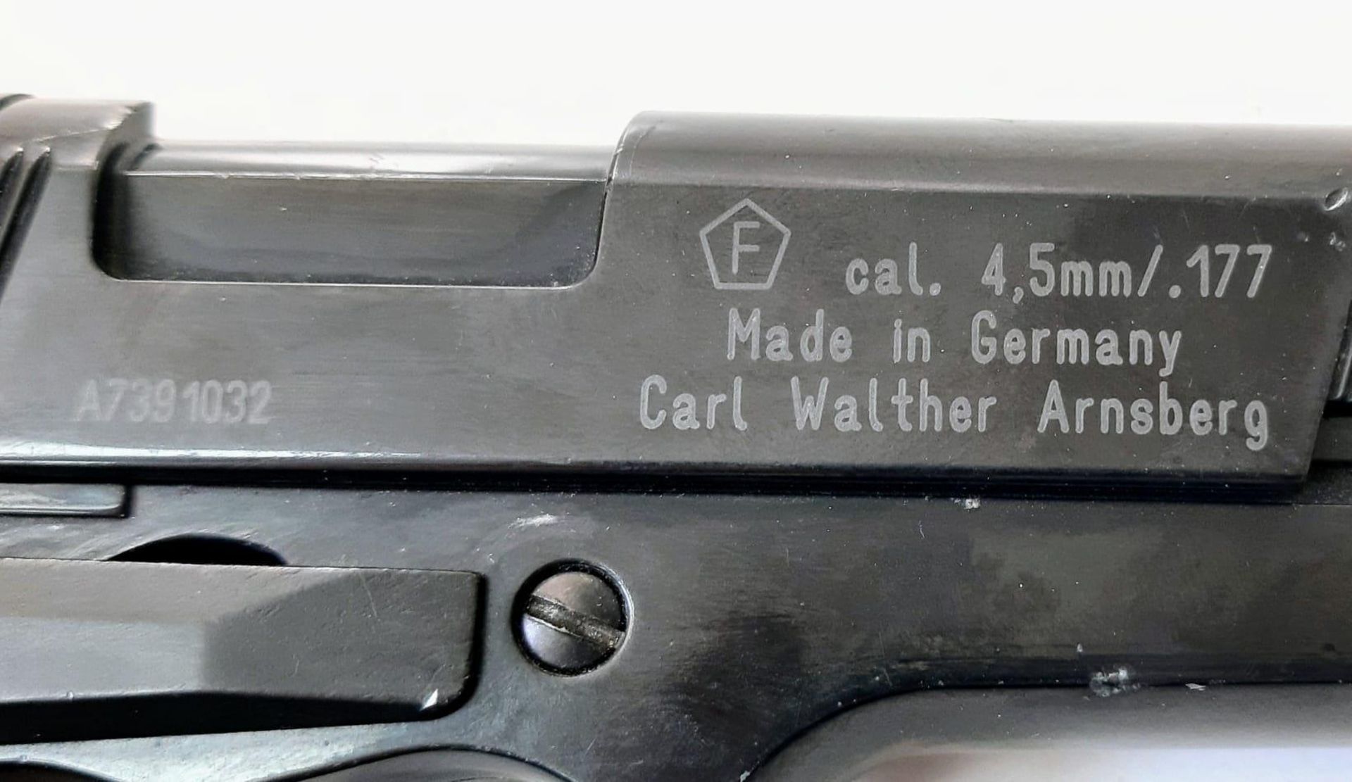 A CO2 POWERED 9 SHOT REPEATER AIR GUN MADE BY THE FAMOUS WALTHER COMPANY . .177cal MODEL CP88. No - Bild 7 aus 7