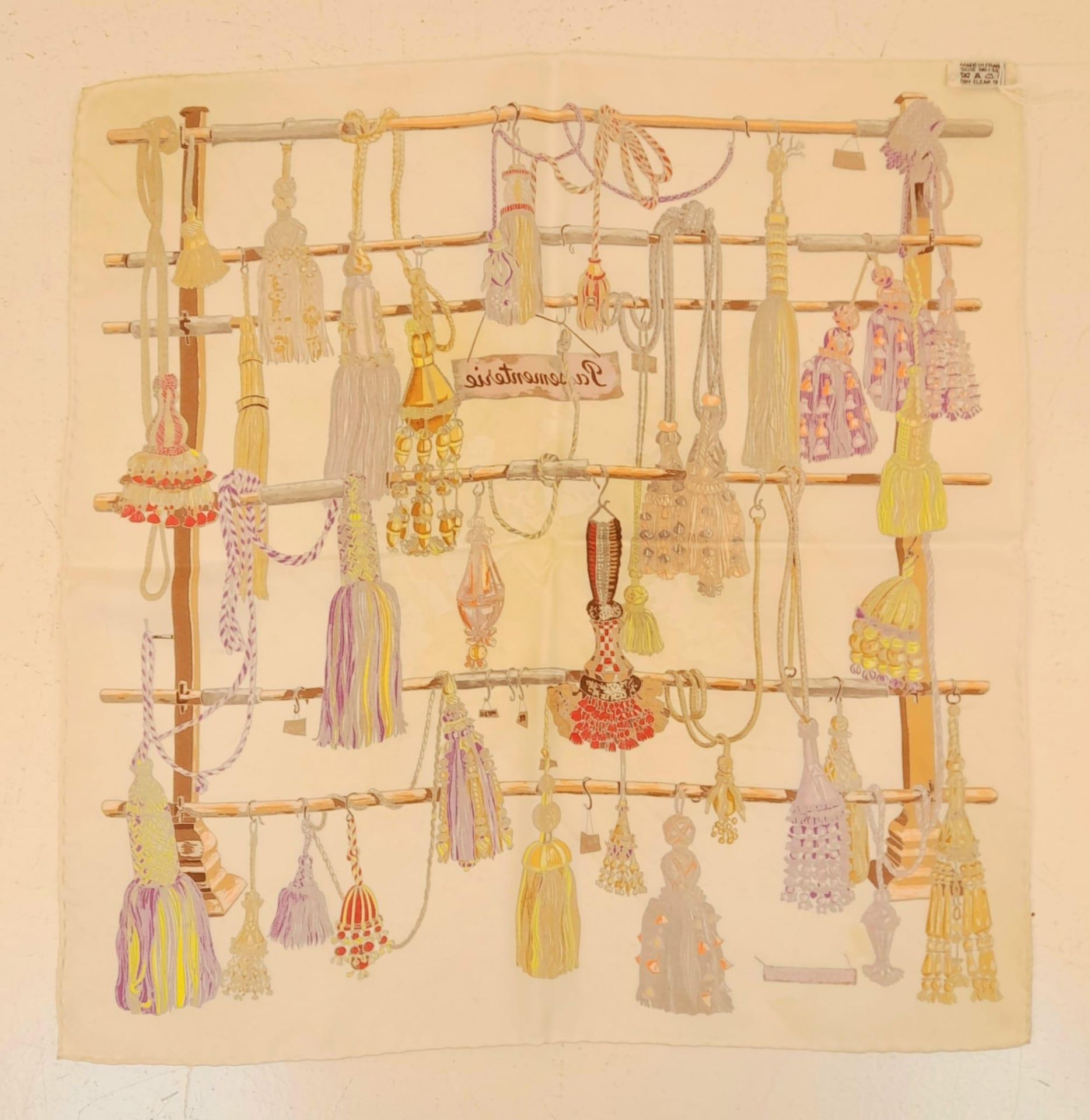 A Hermes Silk Scarf. Passementerie decoration. Good condition. 42cm x 42cm. Ref: 12738 - Bild 4 aus 5