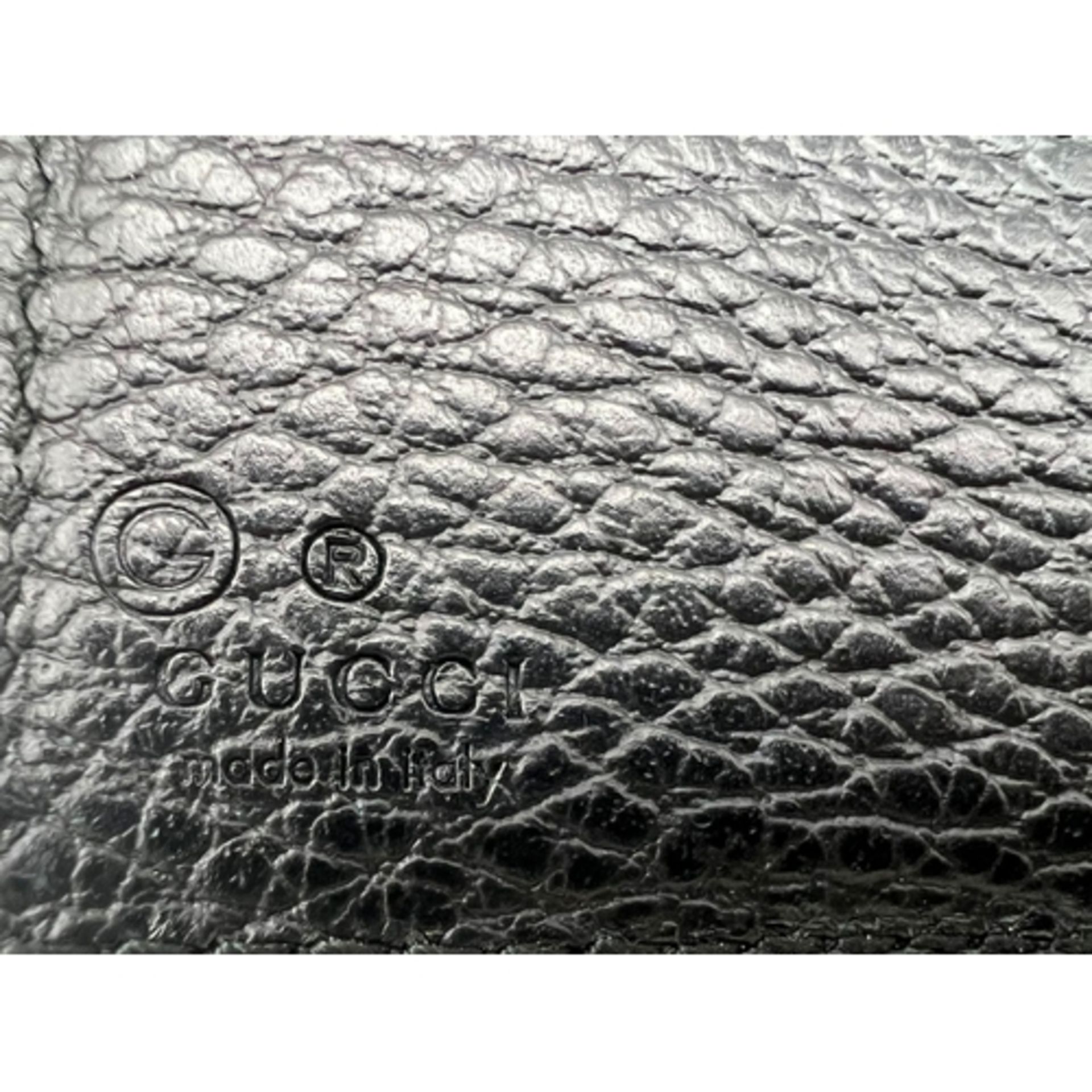 A Gucci Blue Leather Textured Wallet. Clip open exterior pocket plus plenty of inner card space. - Bild 4 aus 6