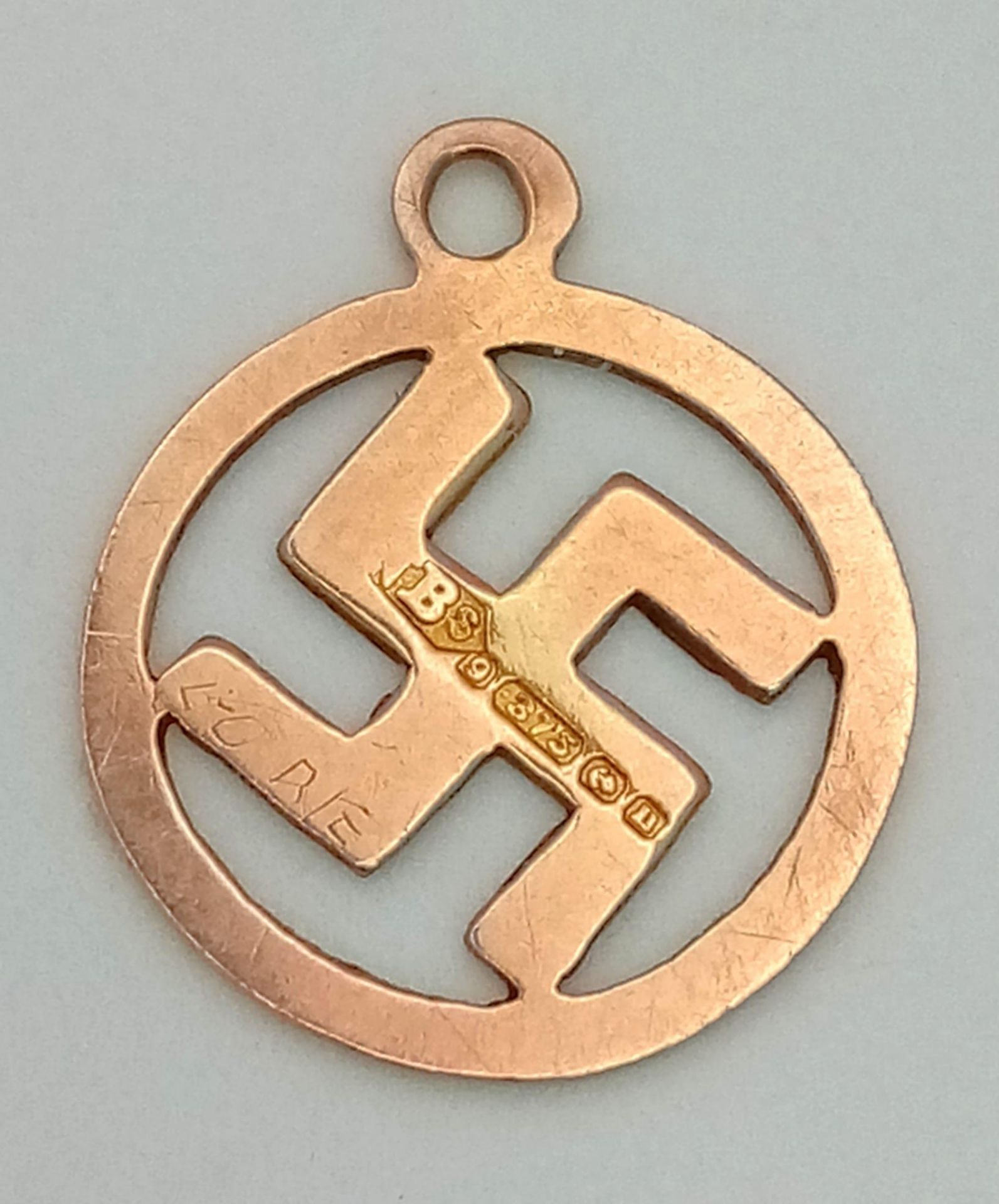 A Vintage 1928/29 Hallmarked 9 Carat Gold Nazi Sympathiser Pendant. 1.5cm Length, 0.43 Grams - Bild 3 aus 4