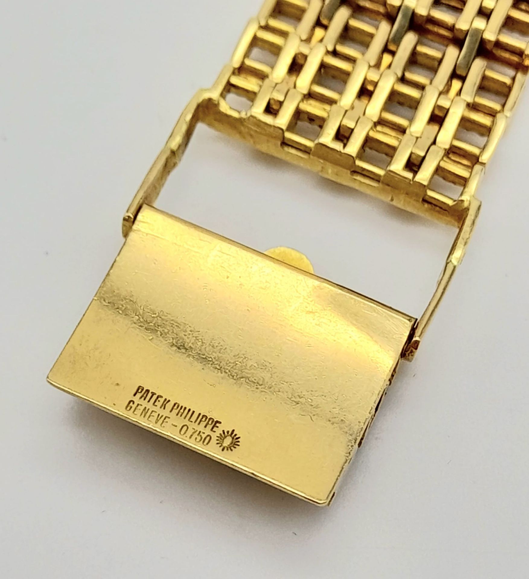 A Vintage 18K Gold Patek Phillipe Art Deco Style Dress Watch. 18K gold bracelet and case - 25mm. - Bild 5 aus 7