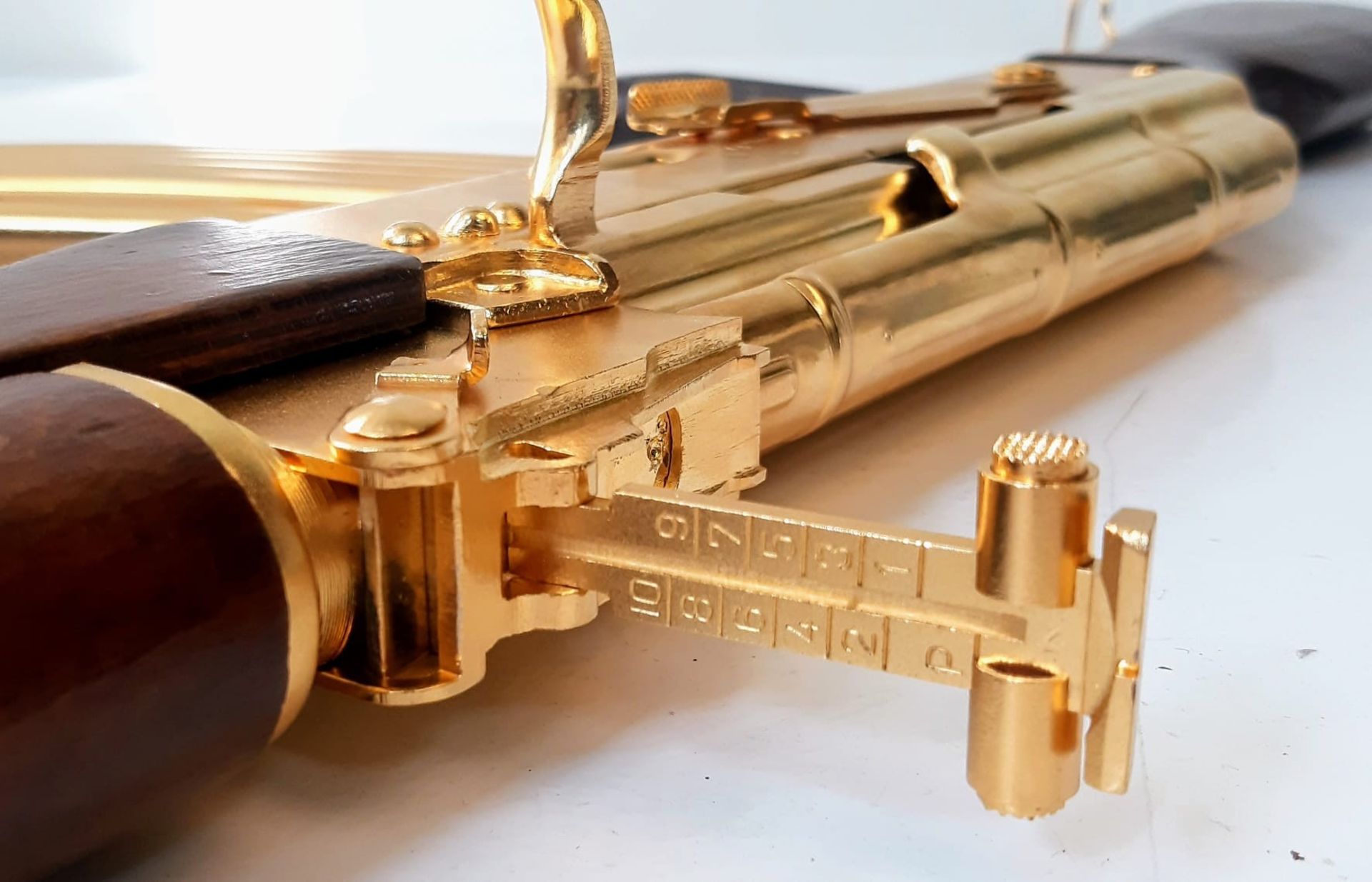 Ultimate Lord of War AK47 Deactivated Gold-Plated Rifle! The weapon that never gives up, finished in - Image 15 of 24