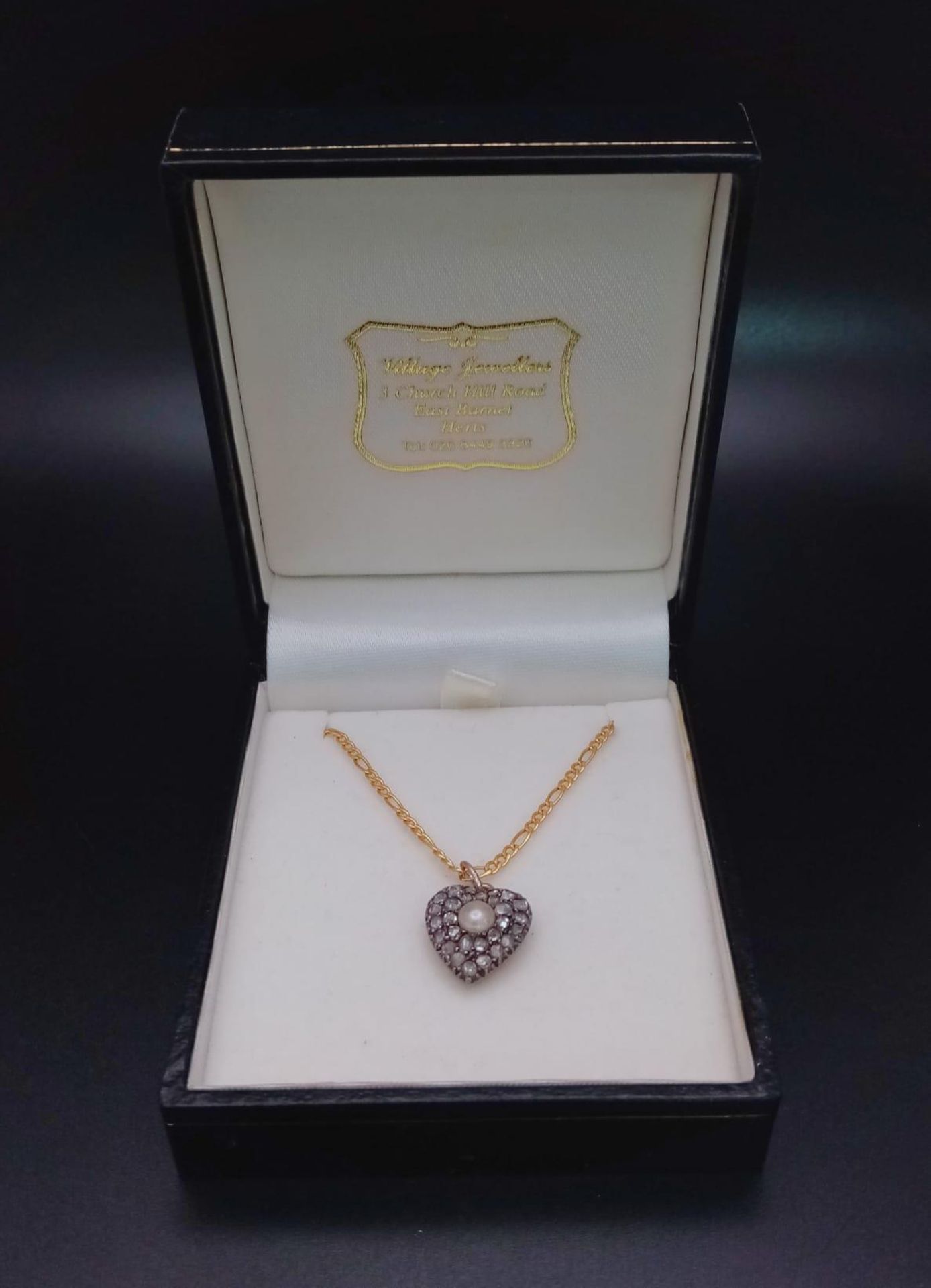 A Vintage Diamond and Pearl Heart Pendant Set in Rose Gold on an Italian 9K Yellow Gold Figaro - Image 6 of 6