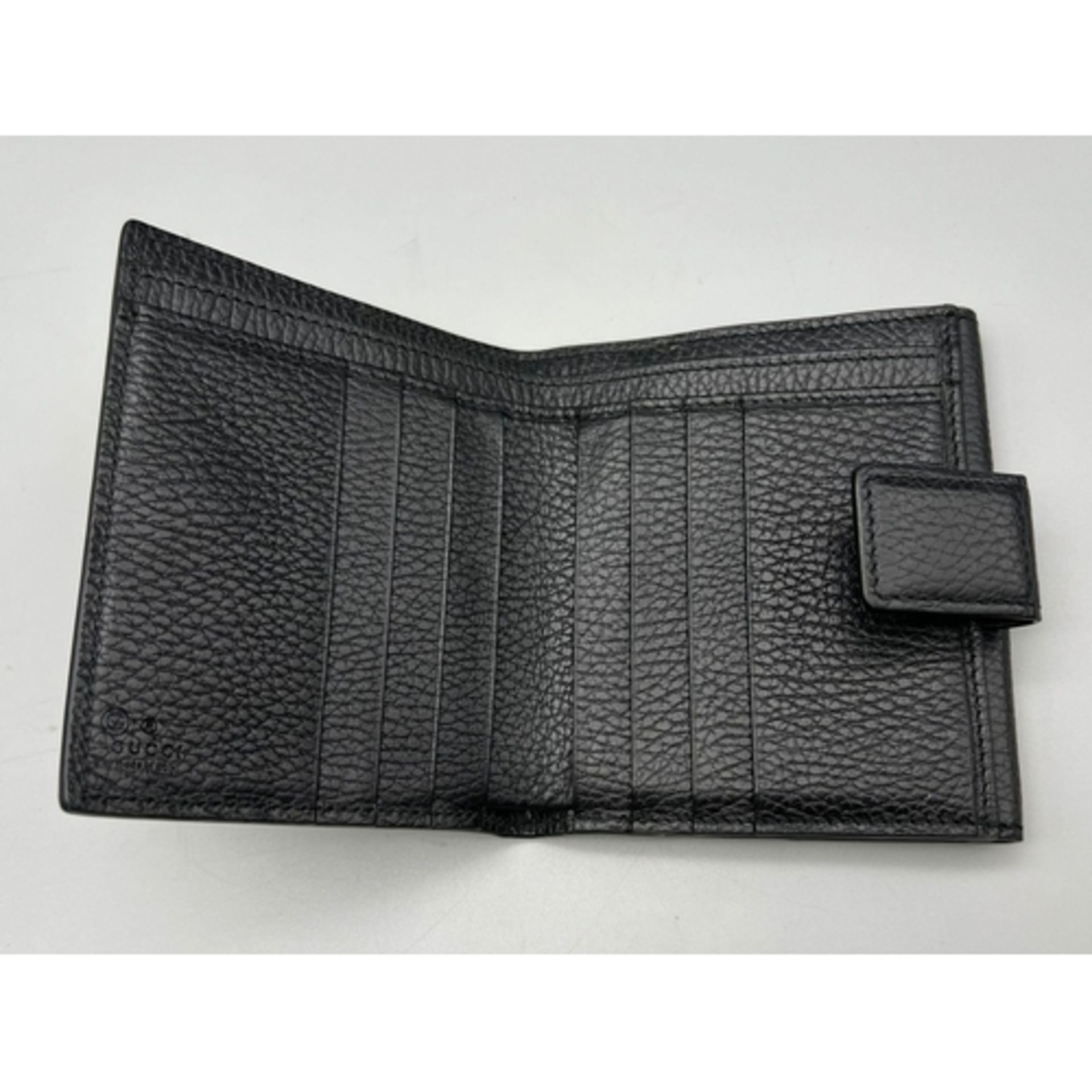 A Gucci Blue Leather Textured Wallet. Clip open exterior pocket plus plenty of inner card space. - Bild 5 aus 6