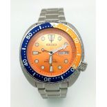 A Seiko Air Divers Automatic Gents Watch. Stainless steel strap and case - 45mm. Metallic orange