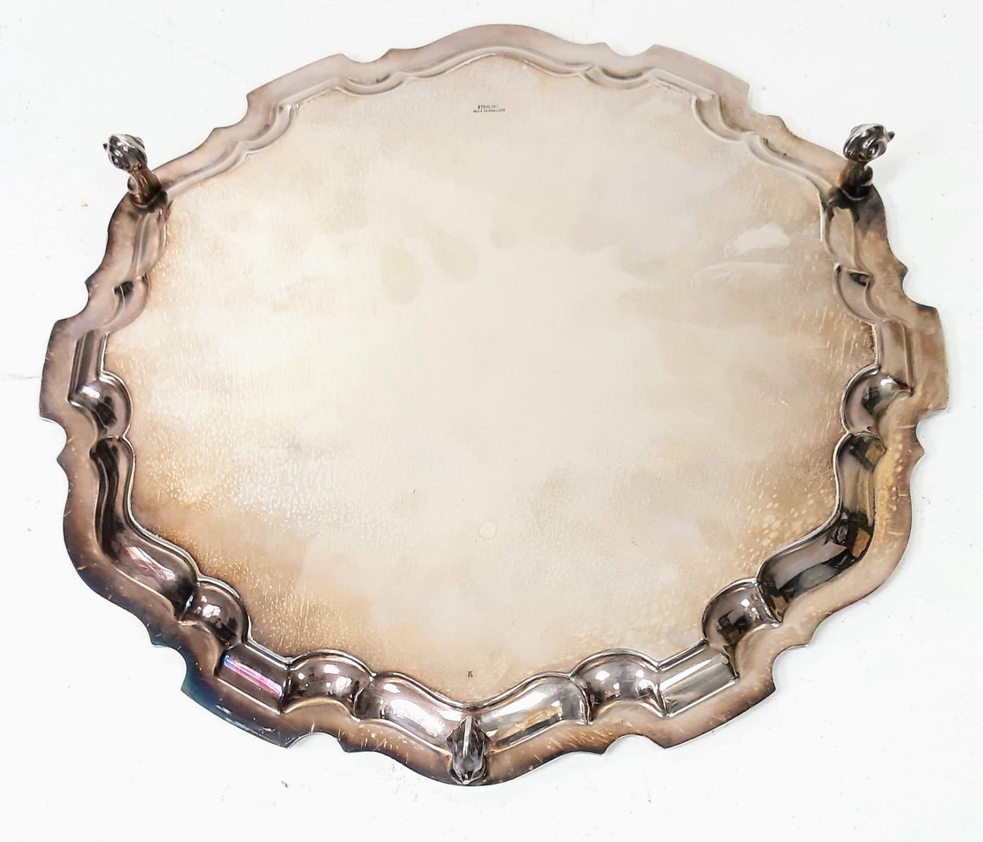 A Vintage (1940) Sterling Silver Footed Salver. Sheffield hallmarks and Emile Viner's makers mark. - Image 2 of 4