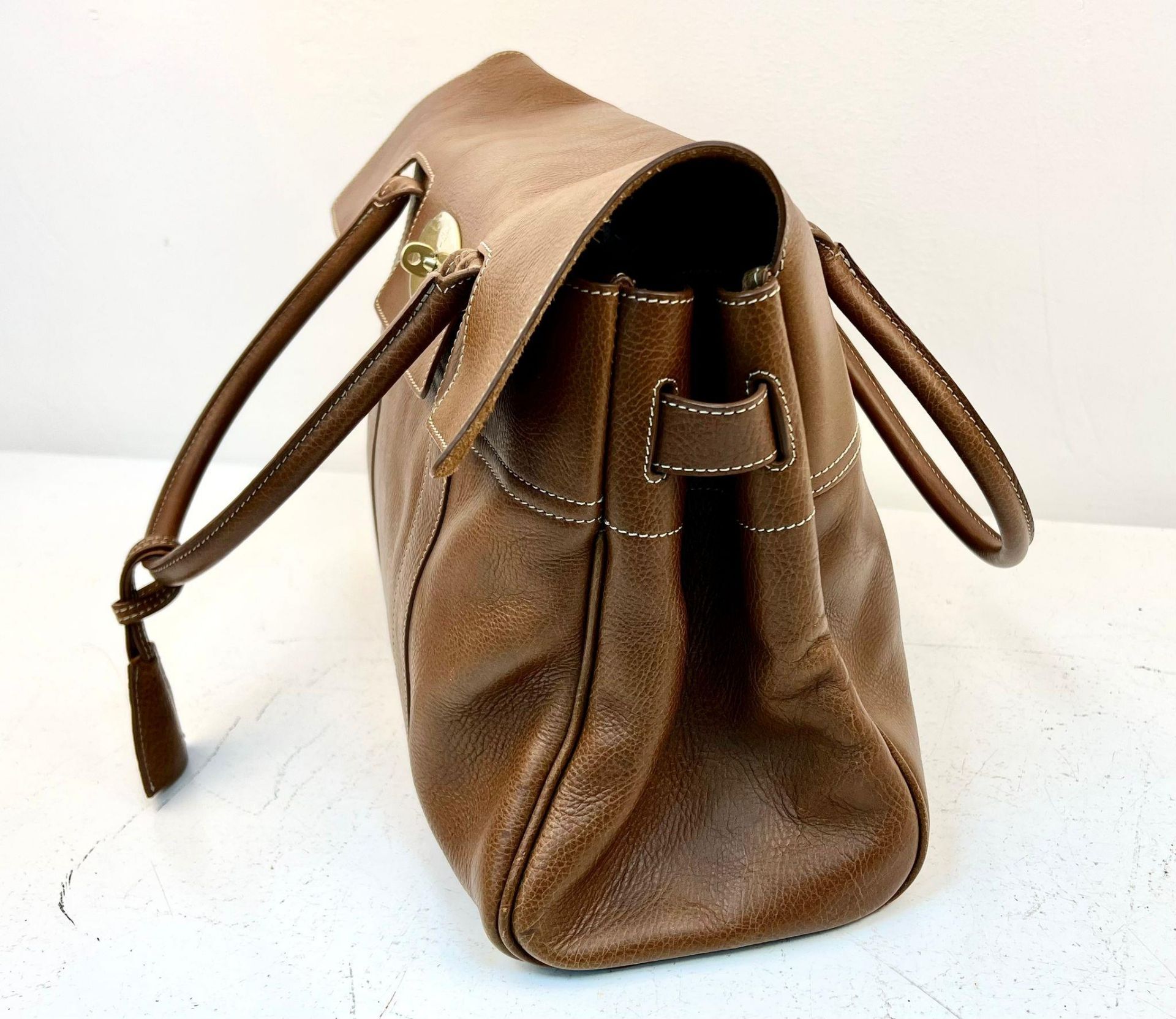 A Mulberry Bayswater Brown Leather Bag with Matching Pouch. Soft brown leather exterior with - Bild 3 aus 9