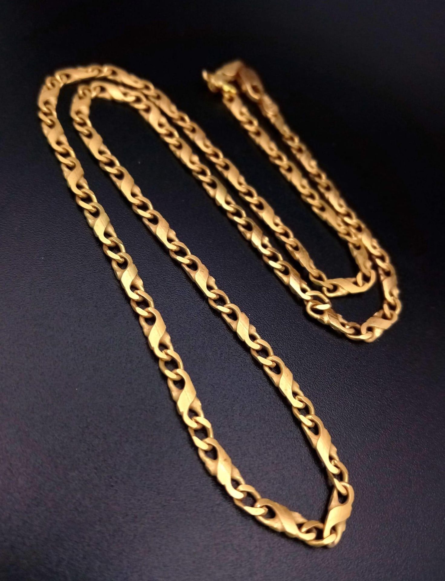 A Vintage 9K Yellow Gold Link Chain/Necklace. 44cm. 8.91g