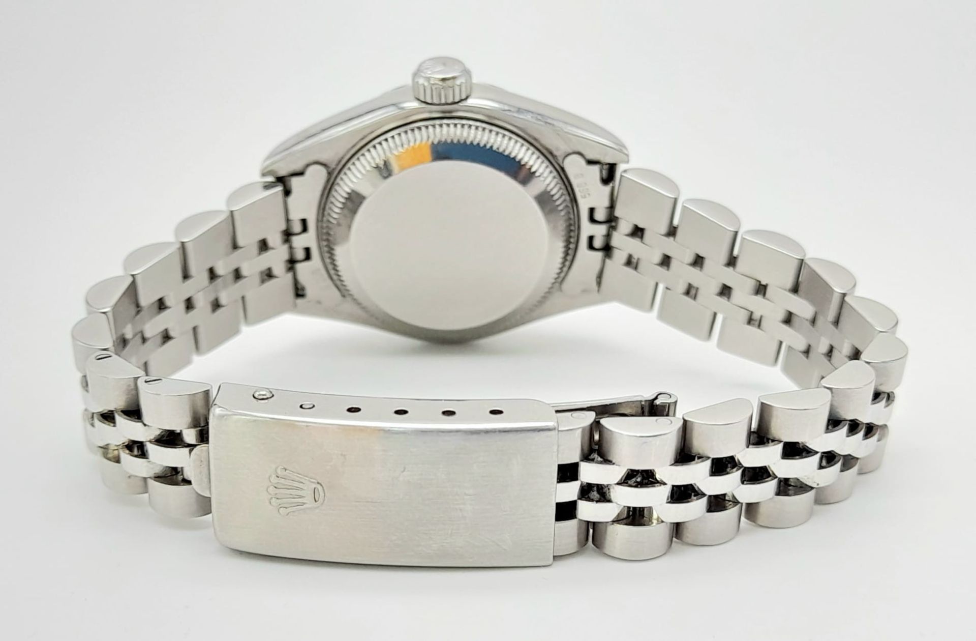 A Rolex Oyster Perpetual Datejust Ladies Watch. Stainless steel bracelet and case - 26mm. White dial - Image 6 of 8