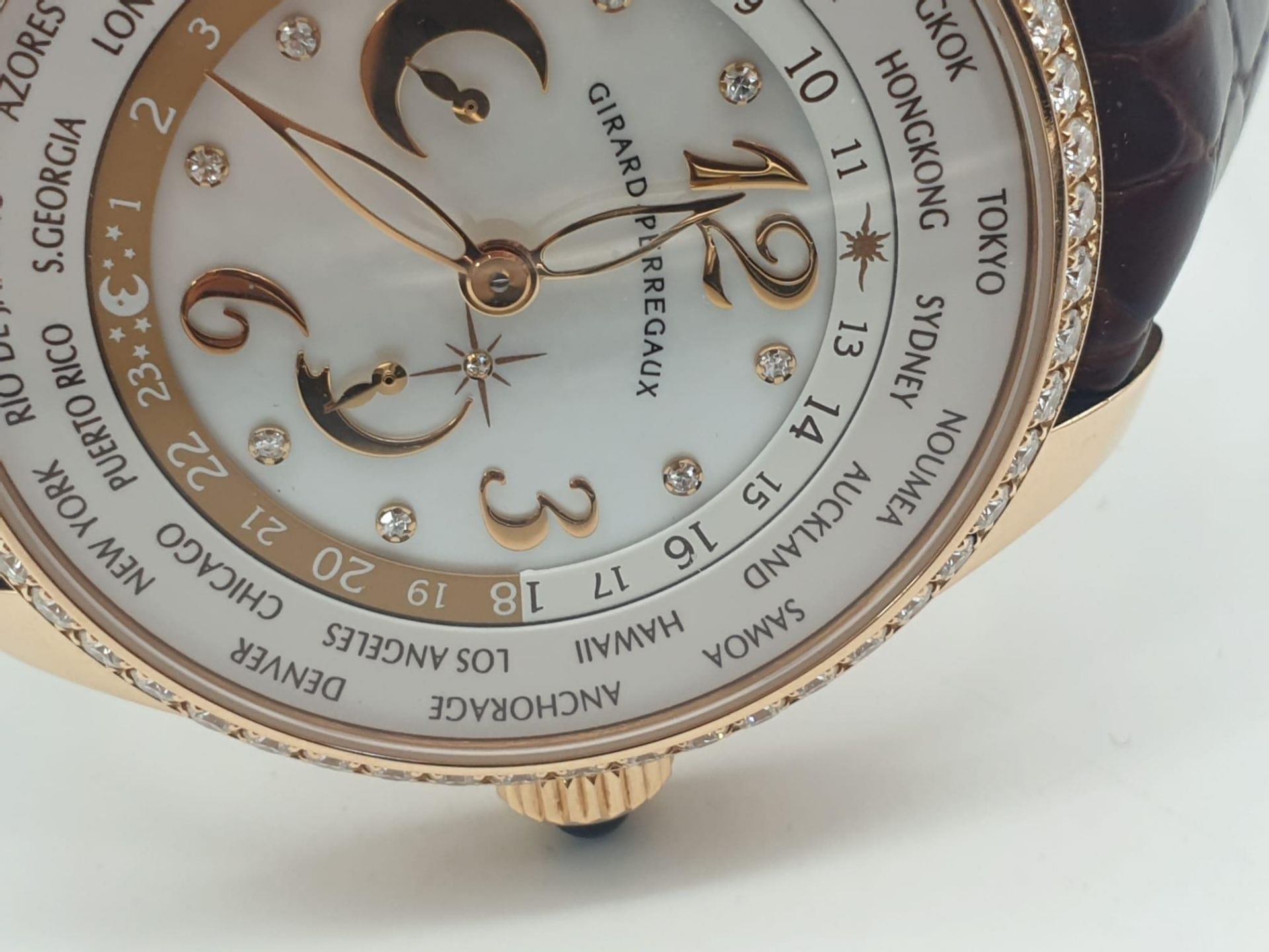 A Girard-Perregaux Financial World Time 18K Rose Gold Gents Watch. Brown leather strap with 18k rose - Image 7 of 9