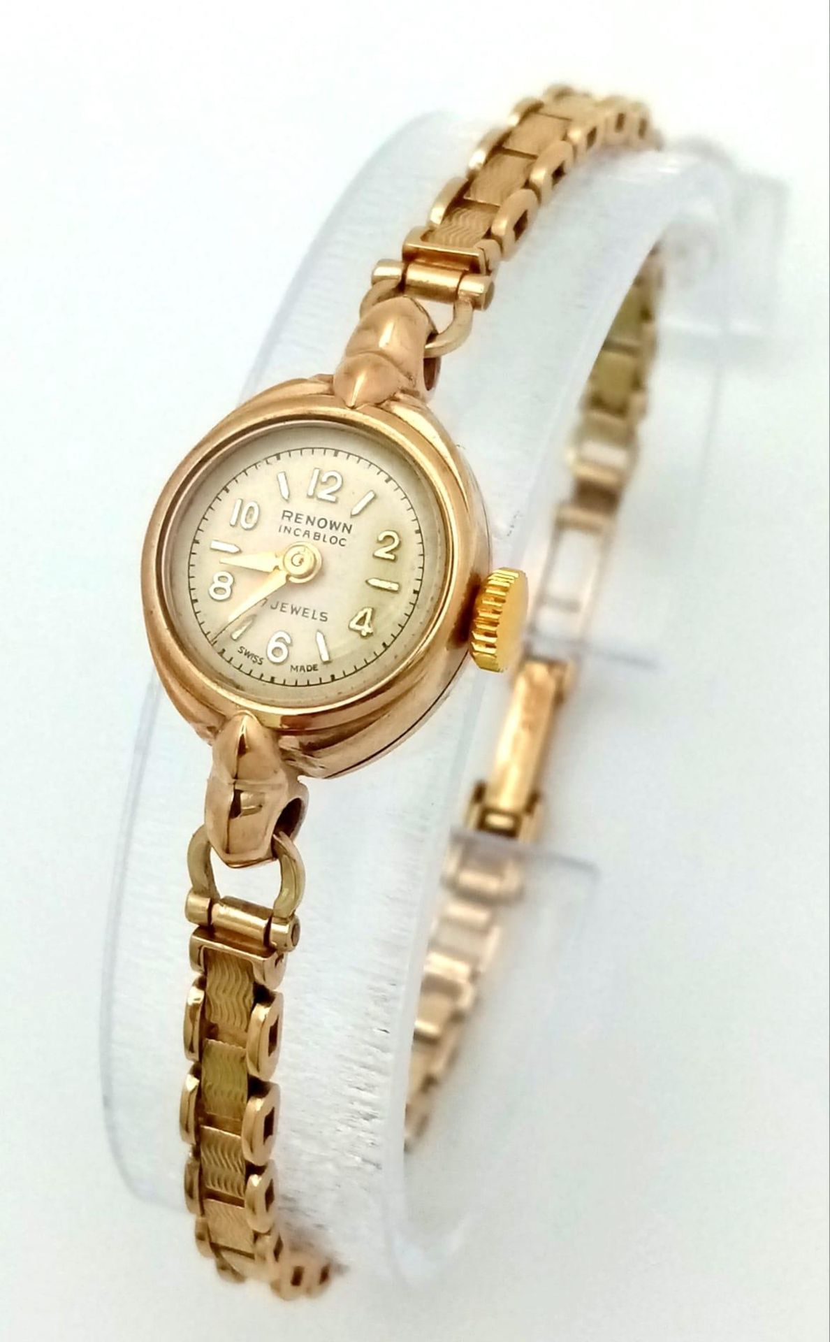 A Vintage 9K Gold Renown 17 Jewel Ladies Watch. 9K yellow gold bracelet and case - 15mm.