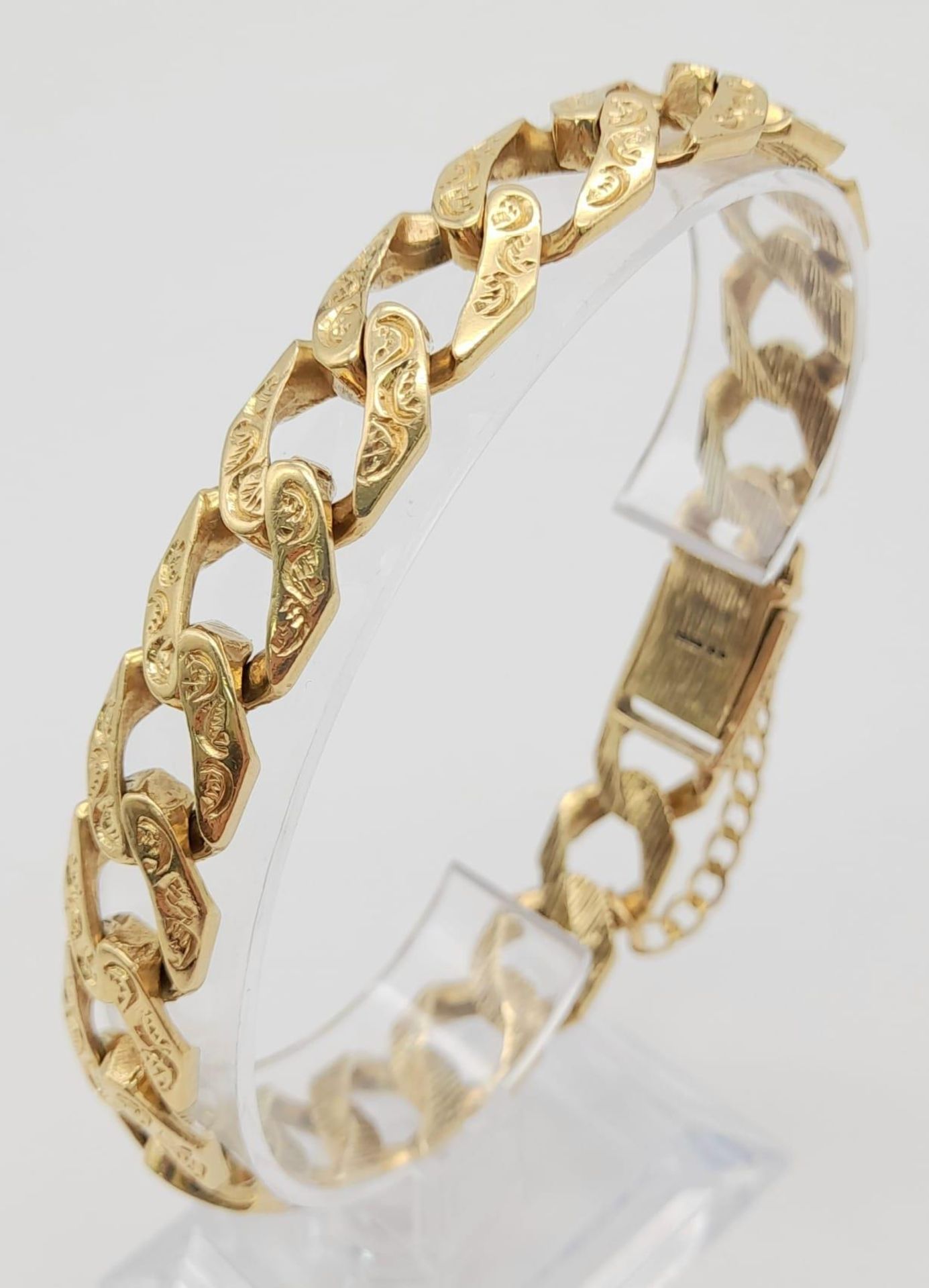 9k yellow gold heavy weight detailed curb bracelet, approx 24cm length, 48.5g weight - Image 3 of 5