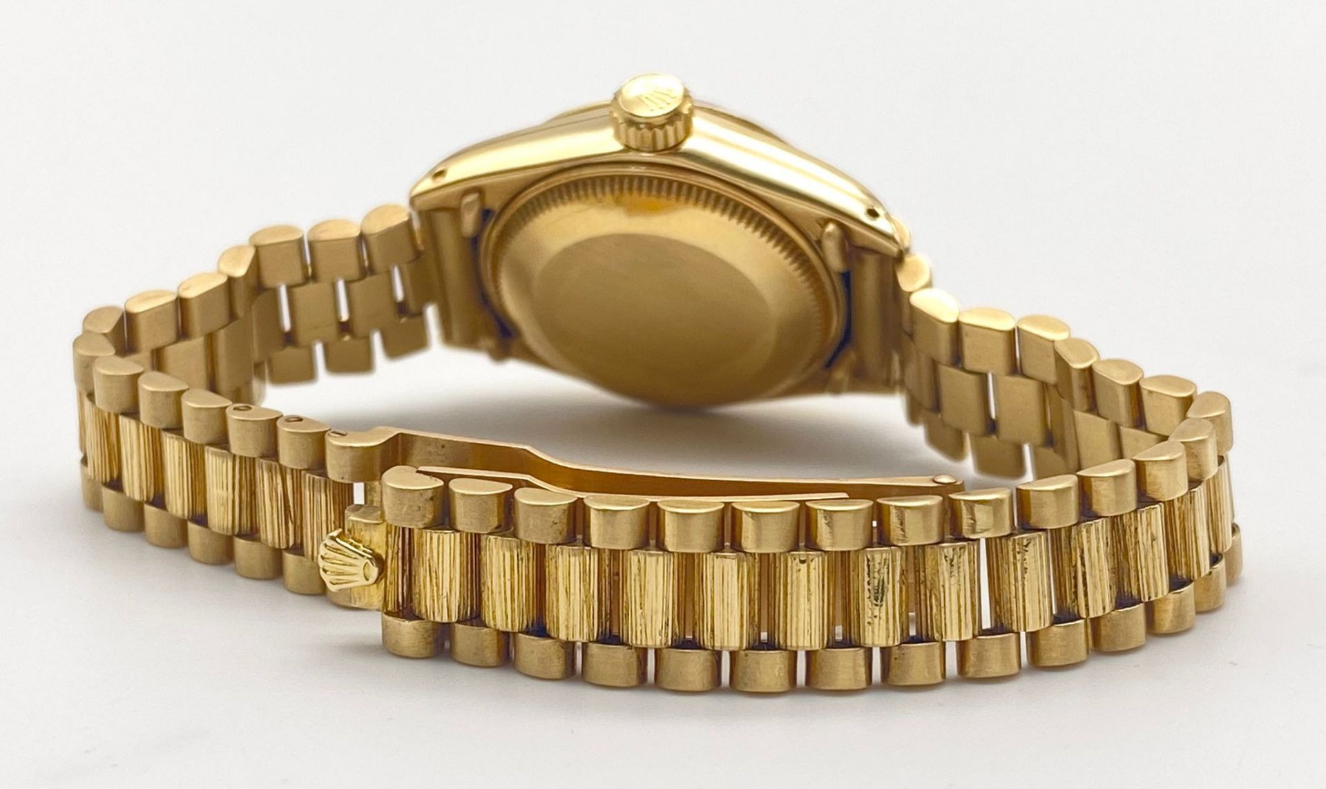 A 1980s Rolex Oyster Perpetual 18K Solid Gold and Diamond Datejust Ladies Watch - with Bark-Effect - Image 4 of 7