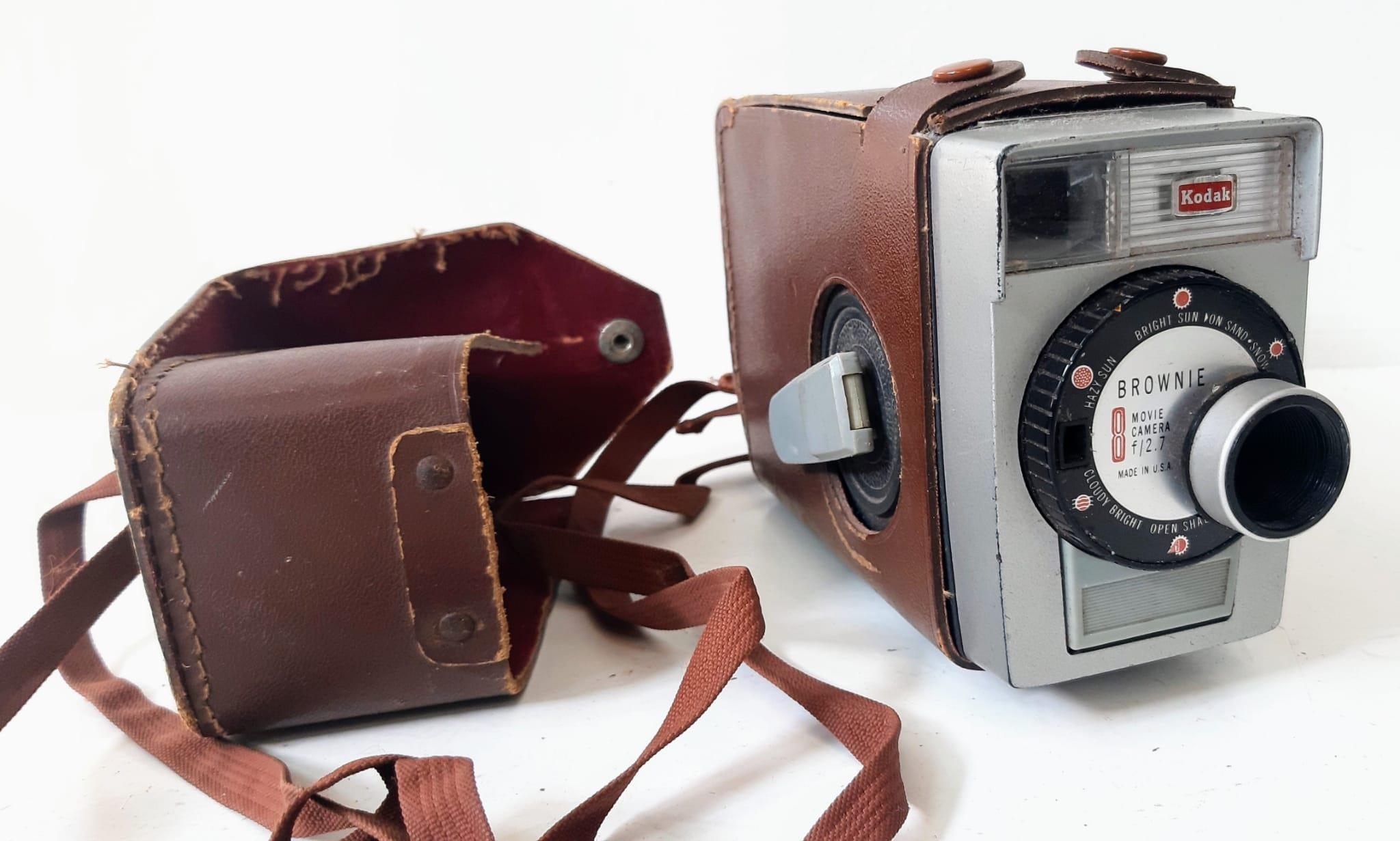 Two Vintage Kodak Cameras. A Brownie Cresta II and a Brownie Movie Camera with Leather Case. A/F - Image 3 of 4