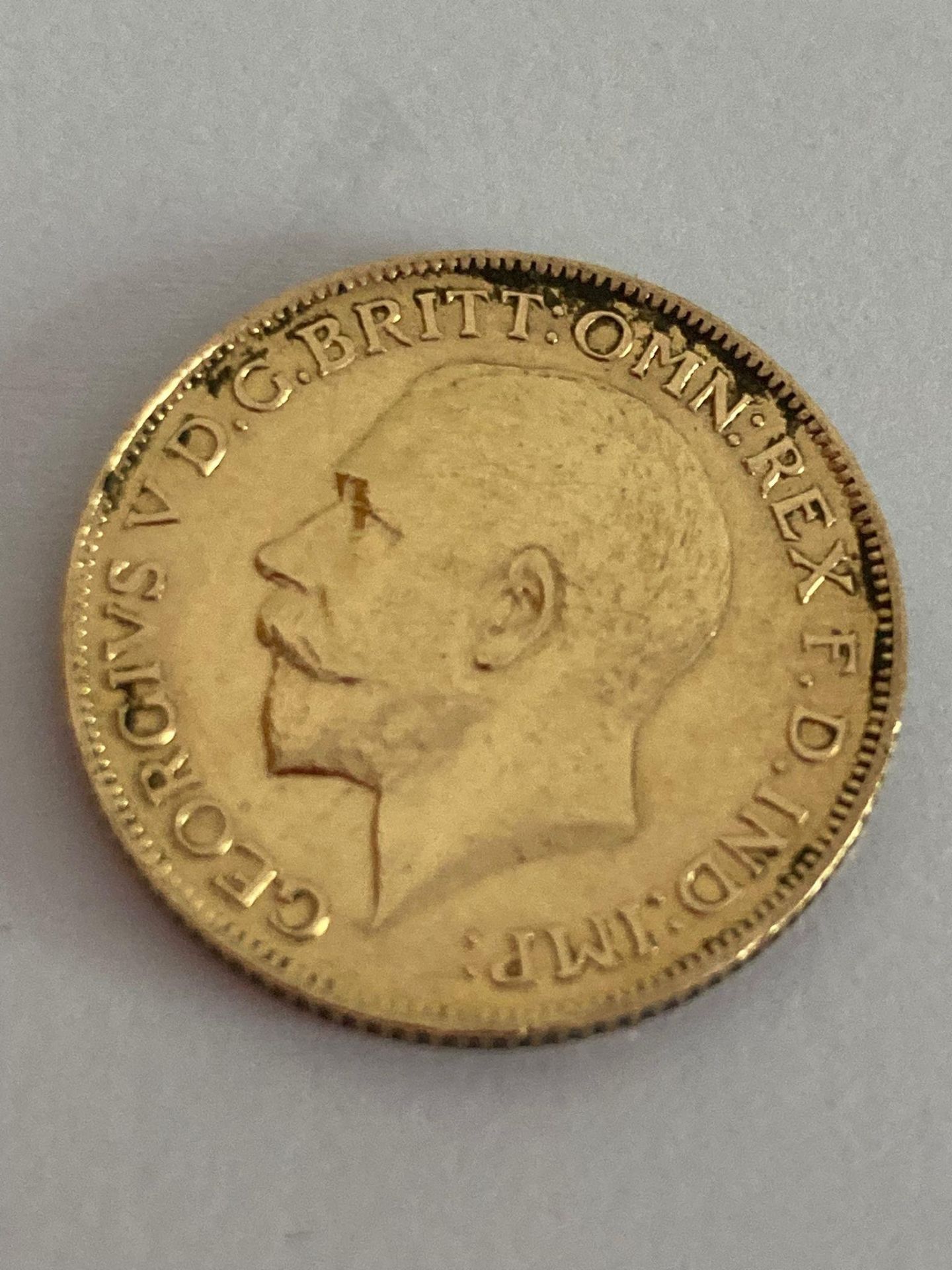 GOLD SOVEREIGN 1911 in very fine condition. Full size Sovereign. London mint. - Image 2 of 2