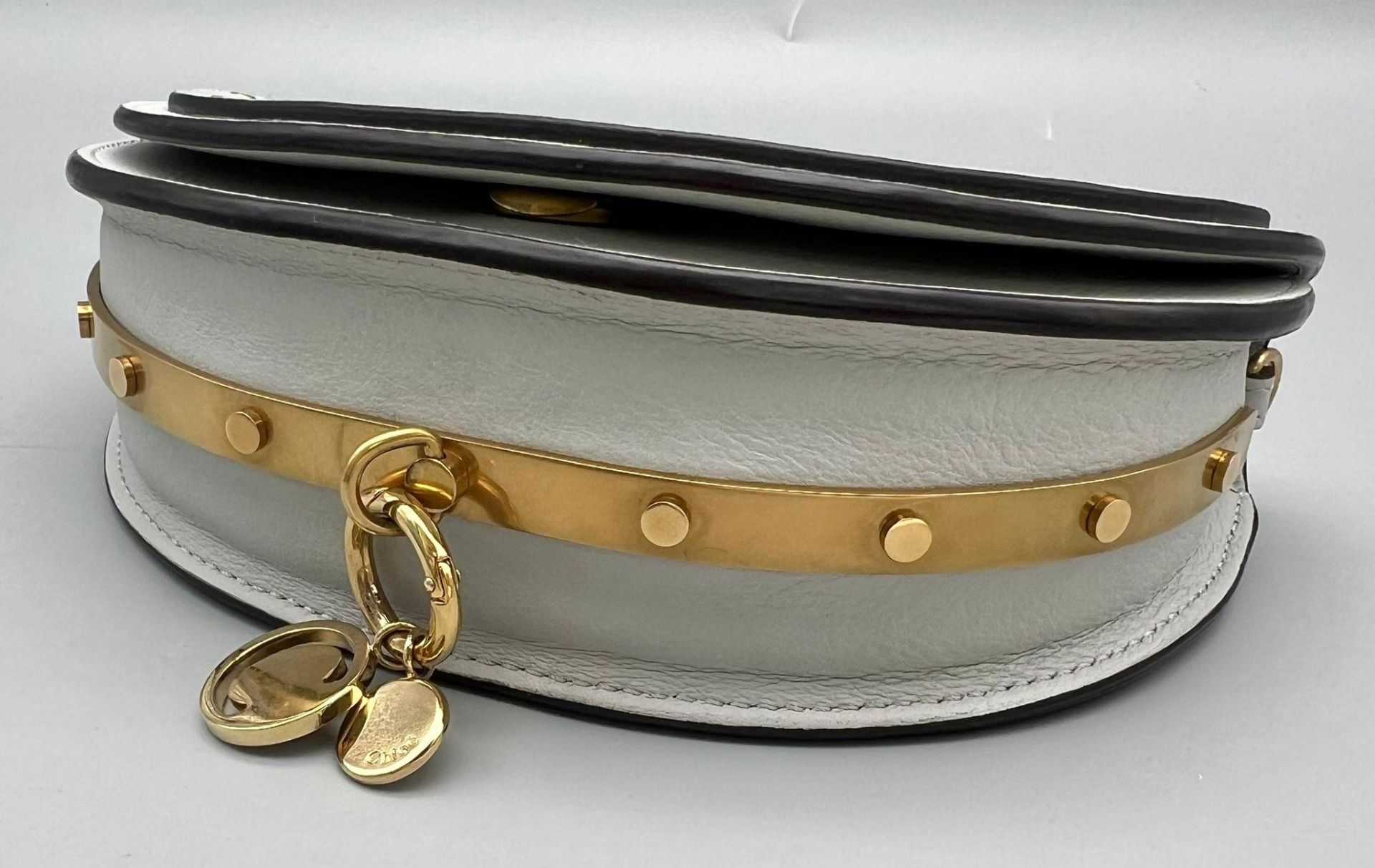 A Very Popular Chloe Bracelet Nile Leather Flap Handbag. Grey leather exterior with serious gold- - Bild 2 aus 6