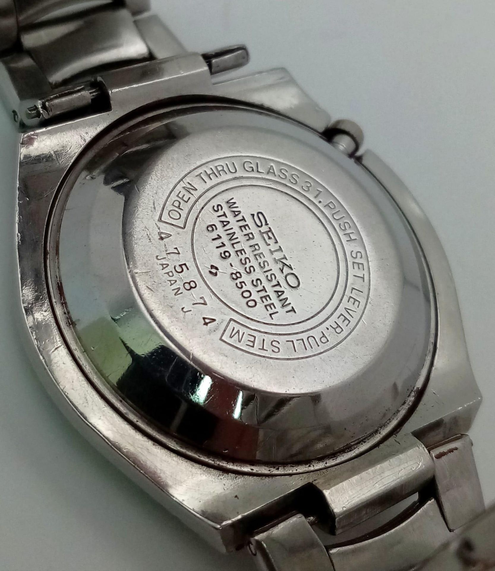 A Vintage Seiko 5 Automatic 21 Jewel Gents Watch. Stainless steel strap and case - 38mm. Silver - Image 5 of 6