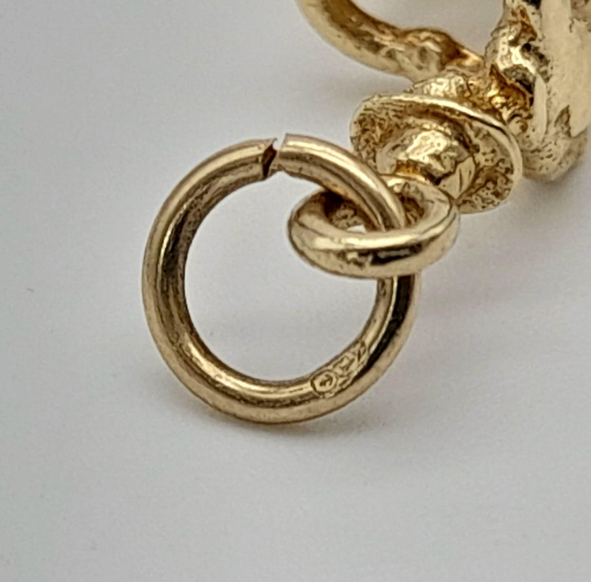 9K YELLOW GOLD PENNY FARTHING CHARM. 3.7G - Image 2 of 3