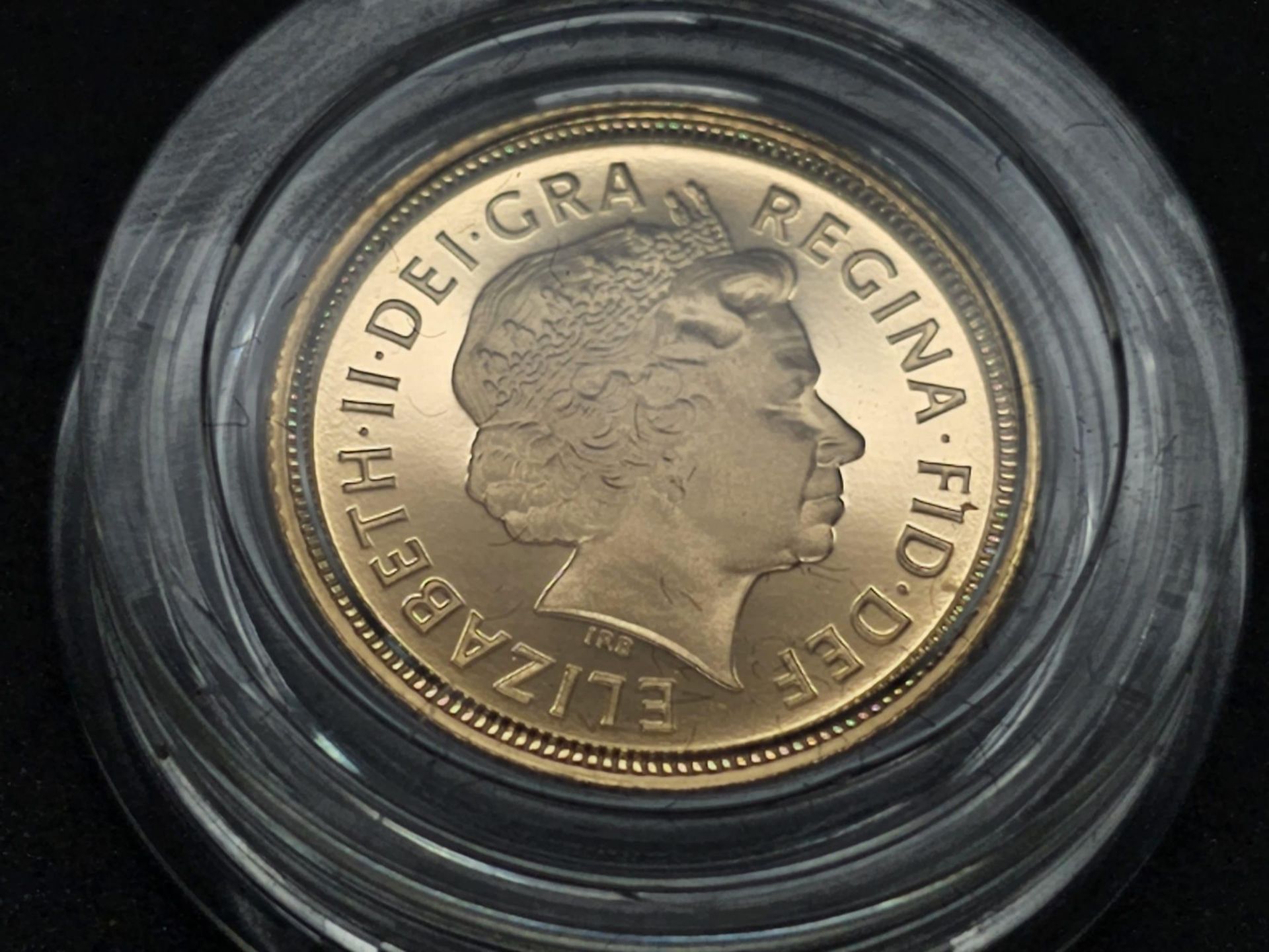 A 1998 Royal Mint 22K Gold Half Sovereign Coin. This limited edition proof coin ( No. 1731) comes in - Image 3 of 8