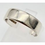 A Vintage 18K White Gold Band Ring. Size K 1/2. 4.47g