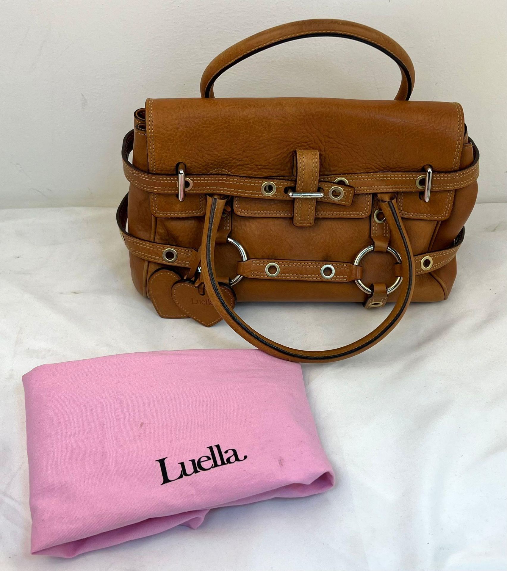 A Luella Brown Leather Handbag with Dust-Cover. Gold-tone furniture. Heart tassles. Exterior - Bild 6 aus 7