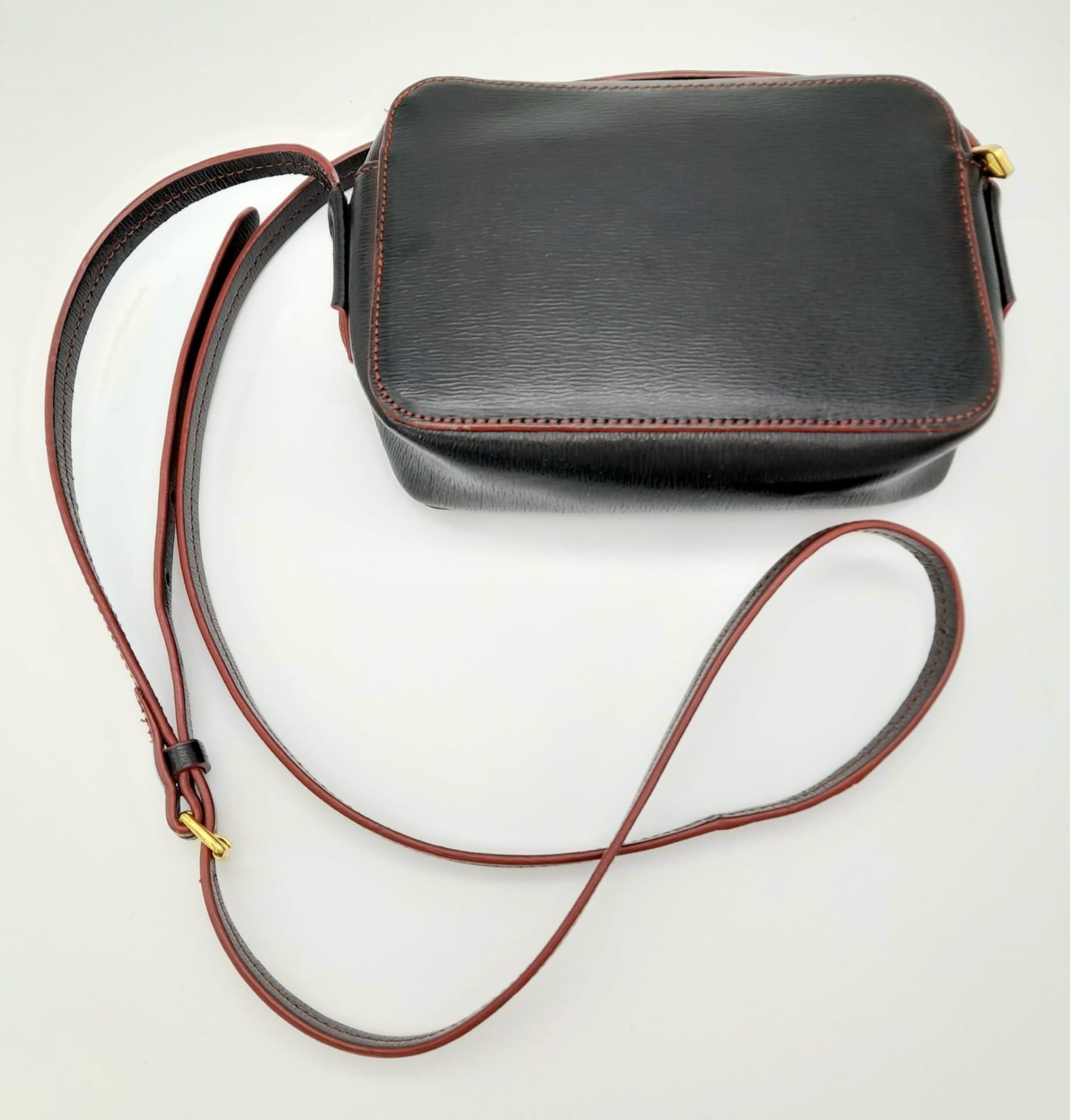 A Ralph Lauren Small Crossbody Leather Bag/Pouch. Gold-tone tag. Adjustable strap. 18cm x 14cm. In - Image 3 of 6