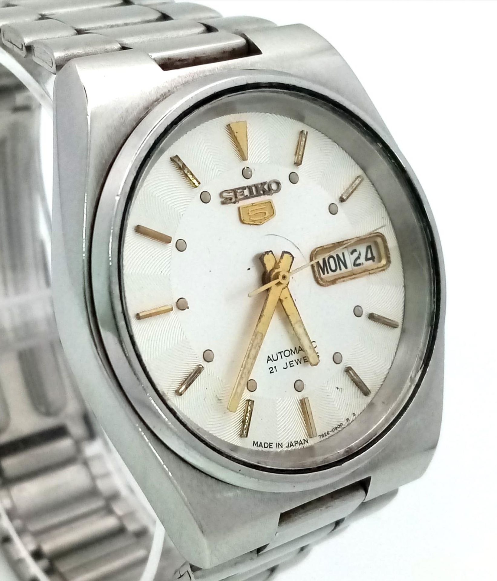 A Vintage Seiko 5 Automatic Gents Watch. Stainless steel strap and case - 36mm. Silver and white - Image 3 of 6