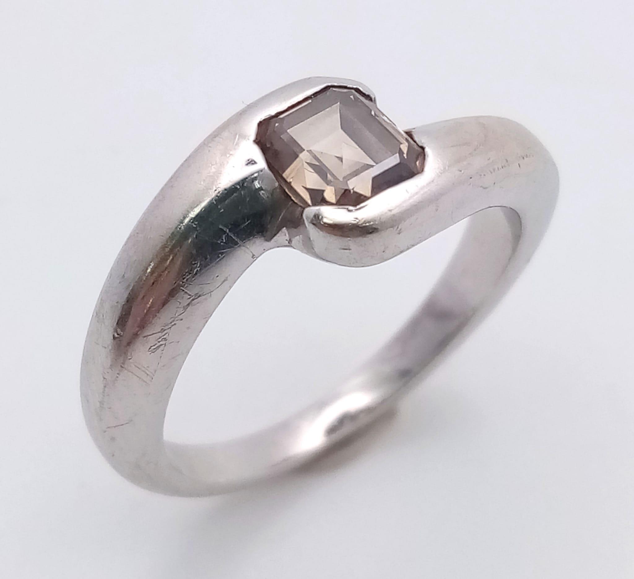 18K WHITE GOLD COGNAC DIAMOND SOLITAIRE RING EMERALD CUT 0.35CT 5.9G SIZE N - Image 3 of 11