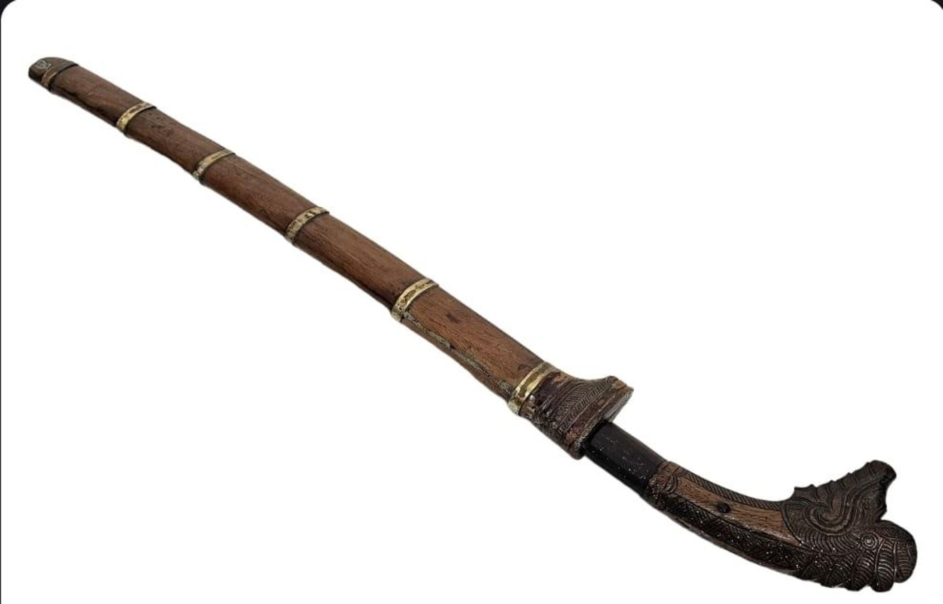 A Very Rare 19 th Century Oriental Short Sword with Wooden Hilt Carved as a Mythical Creature. - Bild 3 aus 11