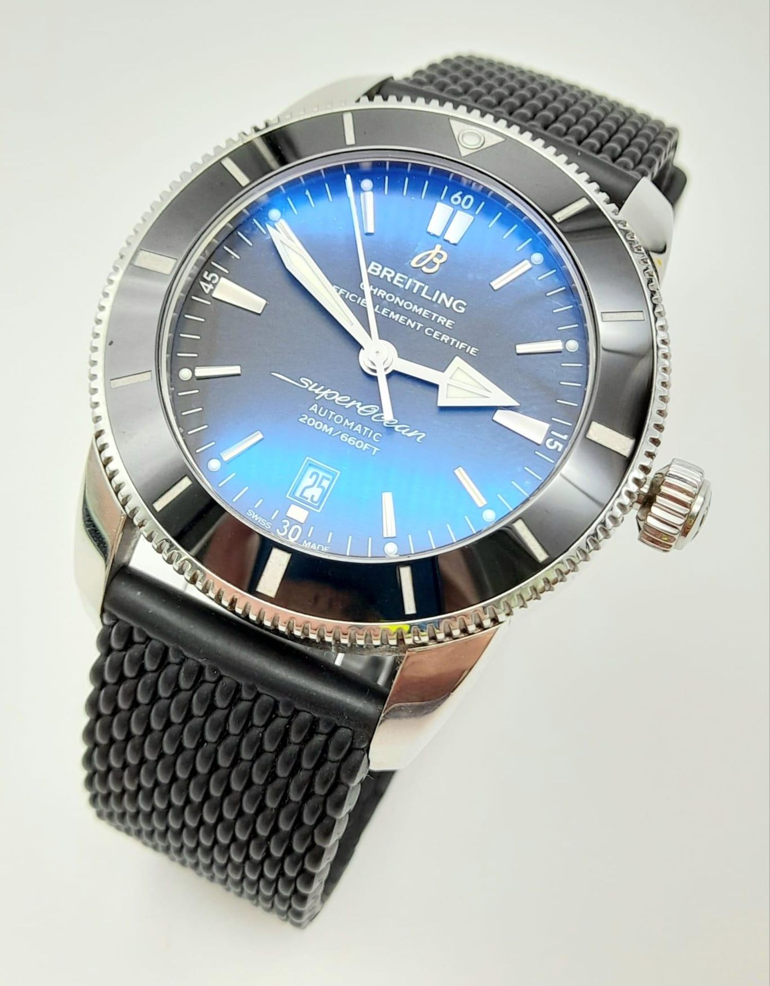 A BREITLING "SUPER-OCEAN" AUTOMATIC CHRONOMETER WITH BOX AND PAPERS IN EXCELLENT CONDITION. 45mm