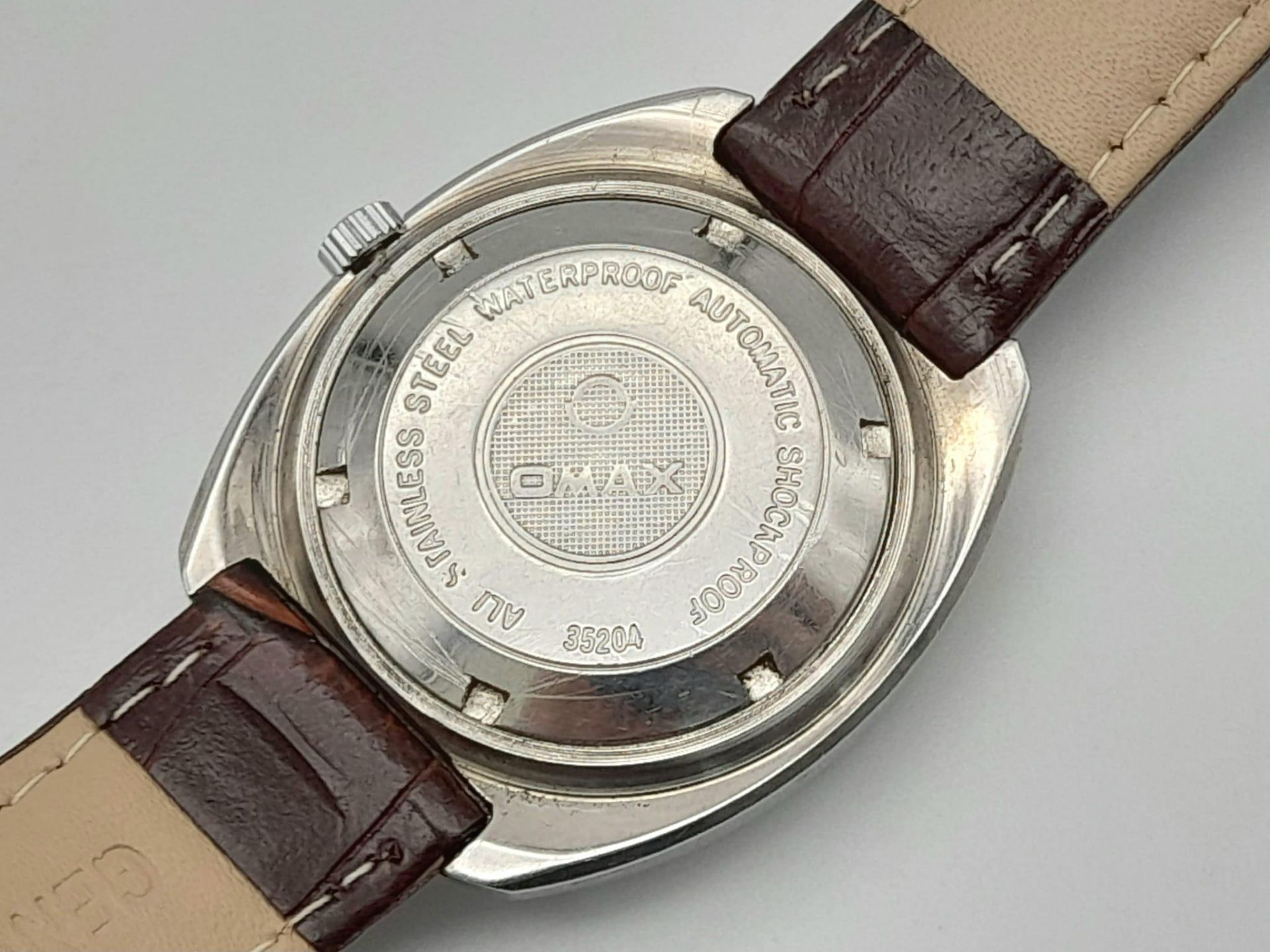 A Vintage Omax Crystal 25 Jewel Gents Watch. Brown leather strap. Stainless steel case - 36mm. - Bild 4 aus 4