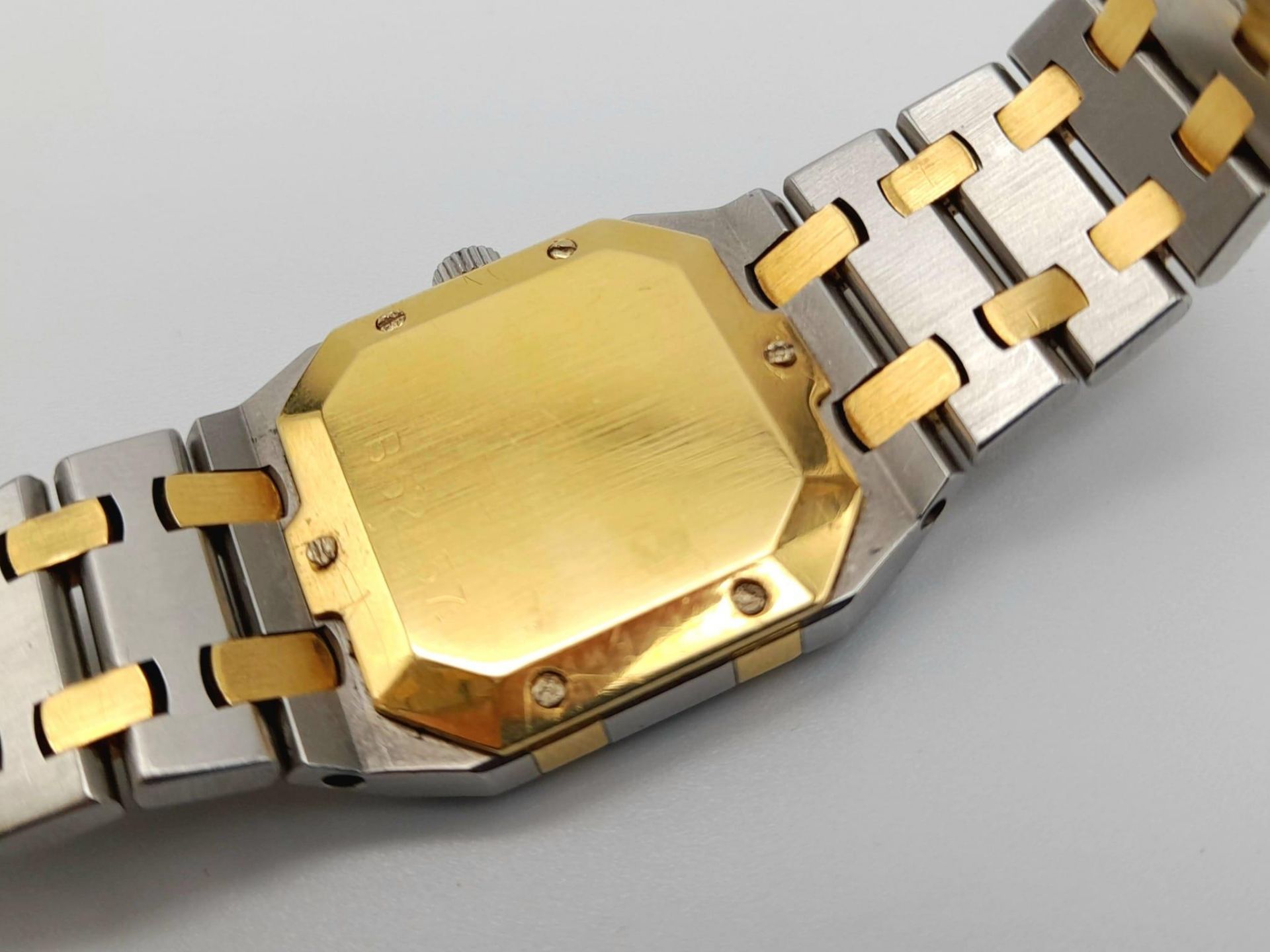 An Early 1980s Royal Oak Audemars Piguet Bi-Metal (18k gold and steel) Ladies Watch. Bi-metal - Bild 4 aus 5