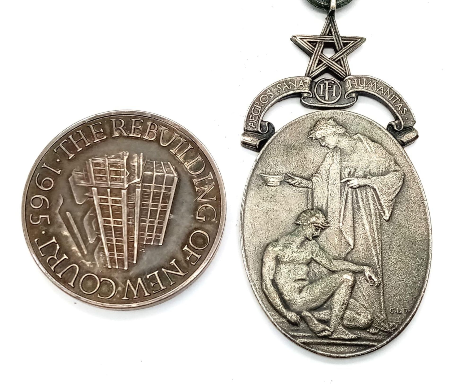 Two Vintage Medals Comprising 1) a Masonic Hospital Medal with Ribbon and Bar and 2) A Scarce 1965 - Bild 2 aus 5