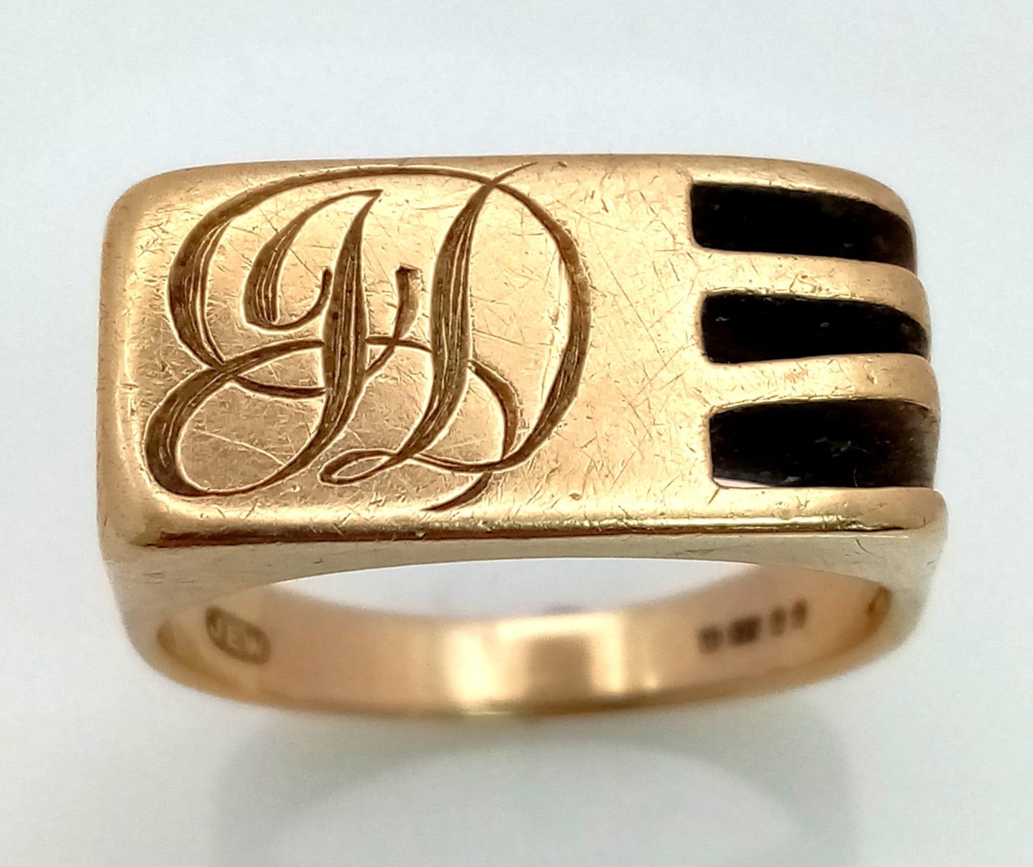 A Vintage 9k Yellow Gold Signet Ring with Side-Pierced Decoration. Size V. 7.5g