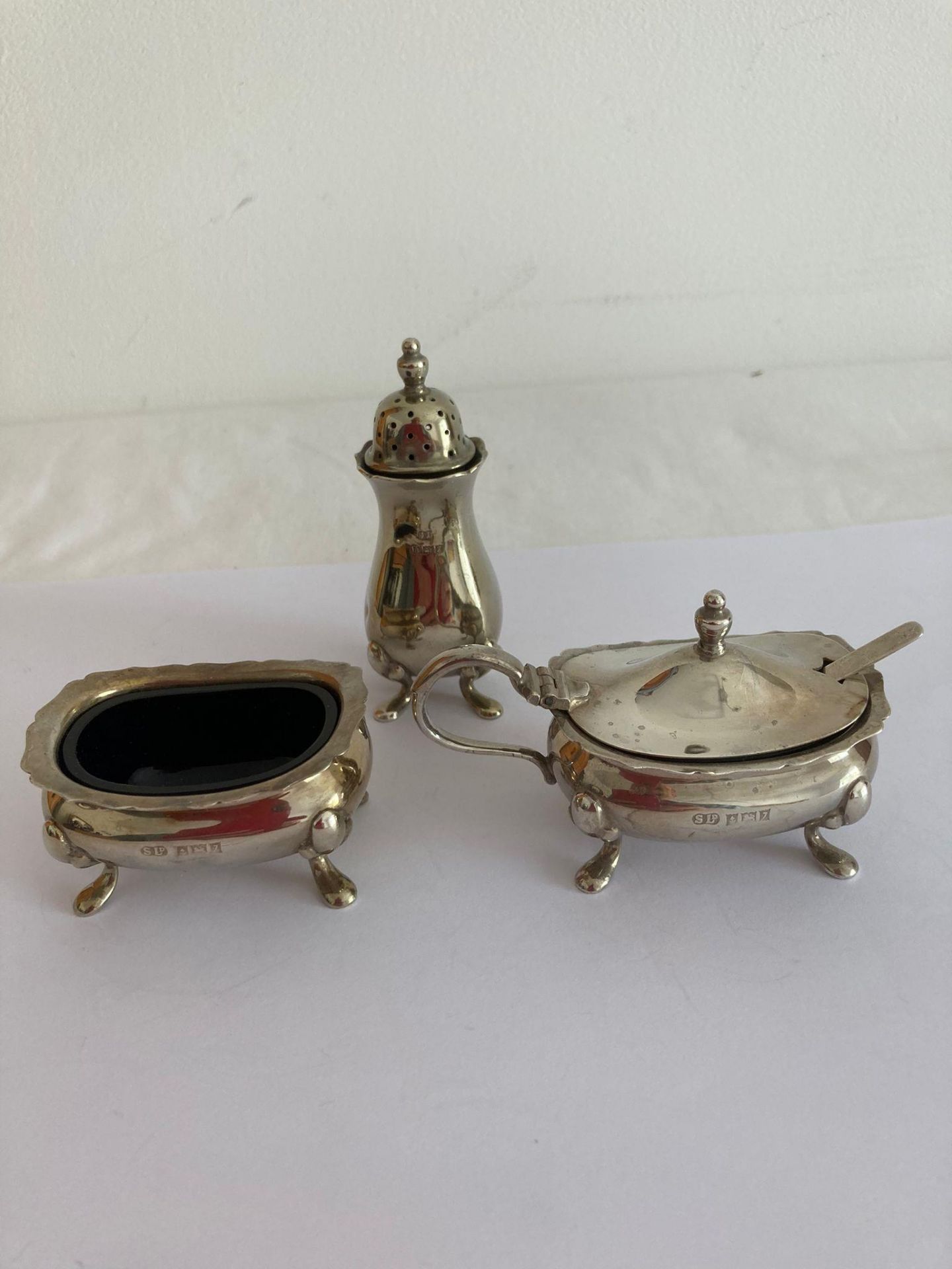 Vintage SILVER CONDIMENT SET, Consisting salt, pepper and mustard pot, fully hallmarked. Beautiful