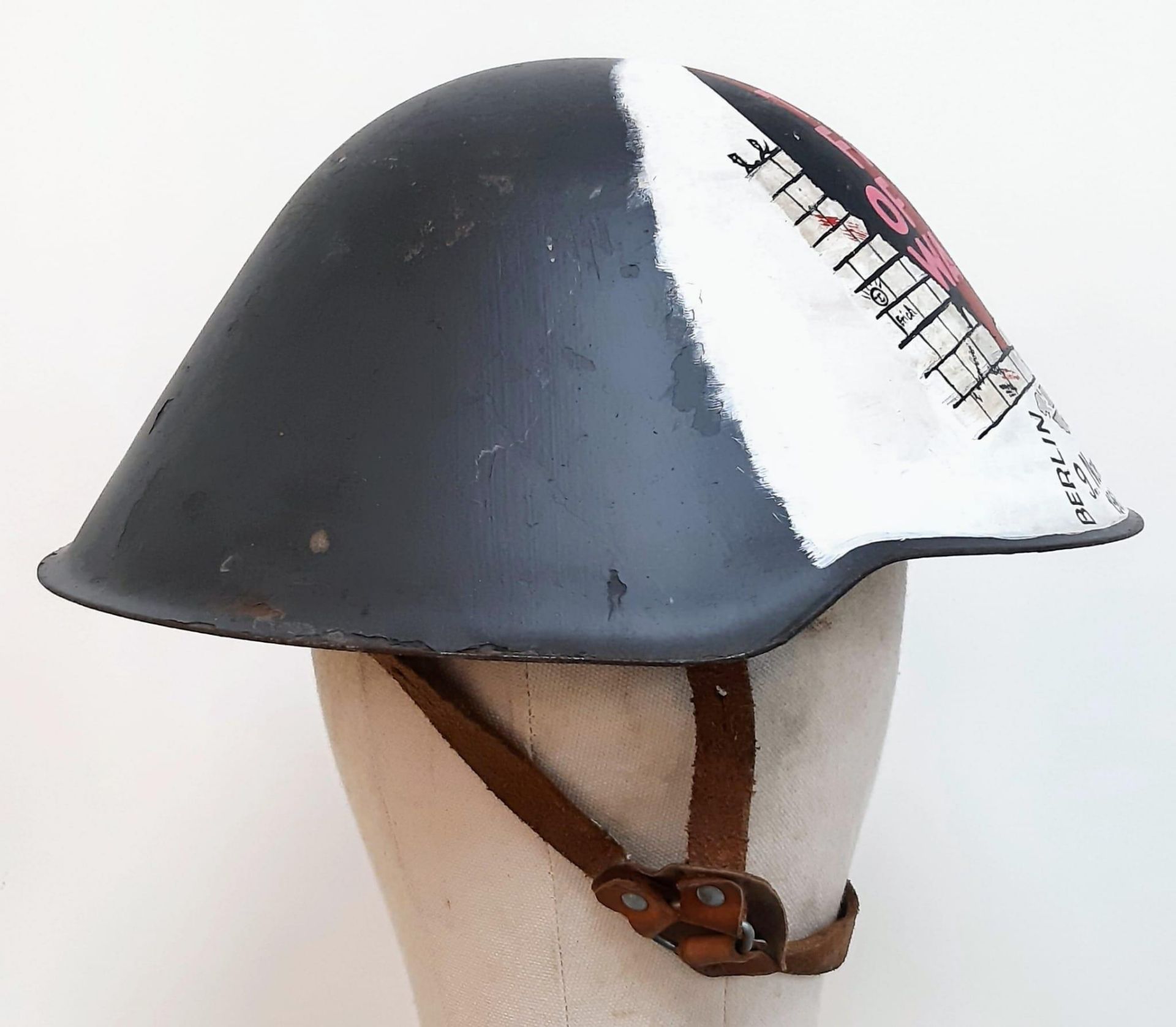 Cold War Period East German D.D.R M56 Helmet with hand painted reunification memorial. - Bild 4 aus 7