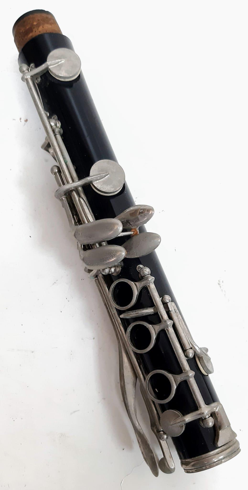 A Vintage Boosey and Hawkes of London Clarinet. Comes in its original fitted case with bb clarinet - Image 9 of 13