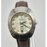 A Vintage Omax Crystal 25 Jewel Gents Watch. Brown leather strap. Stainless steel case - 36mm.