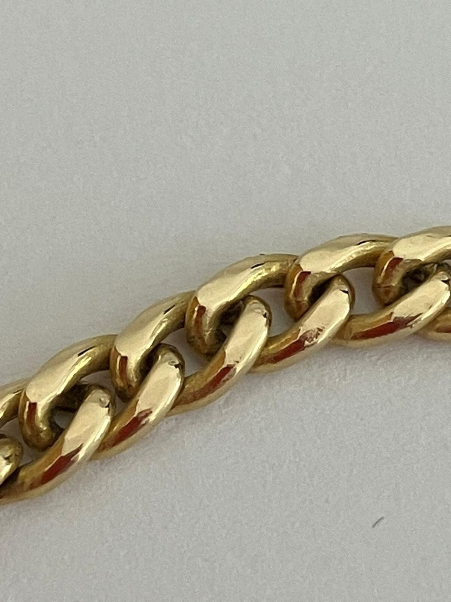 Extra long 9 carat GOLD Curb Chain Necklace. 80 cm long in hallmarked yellow gold. 9.08 grams. - Bild 2 aus 2