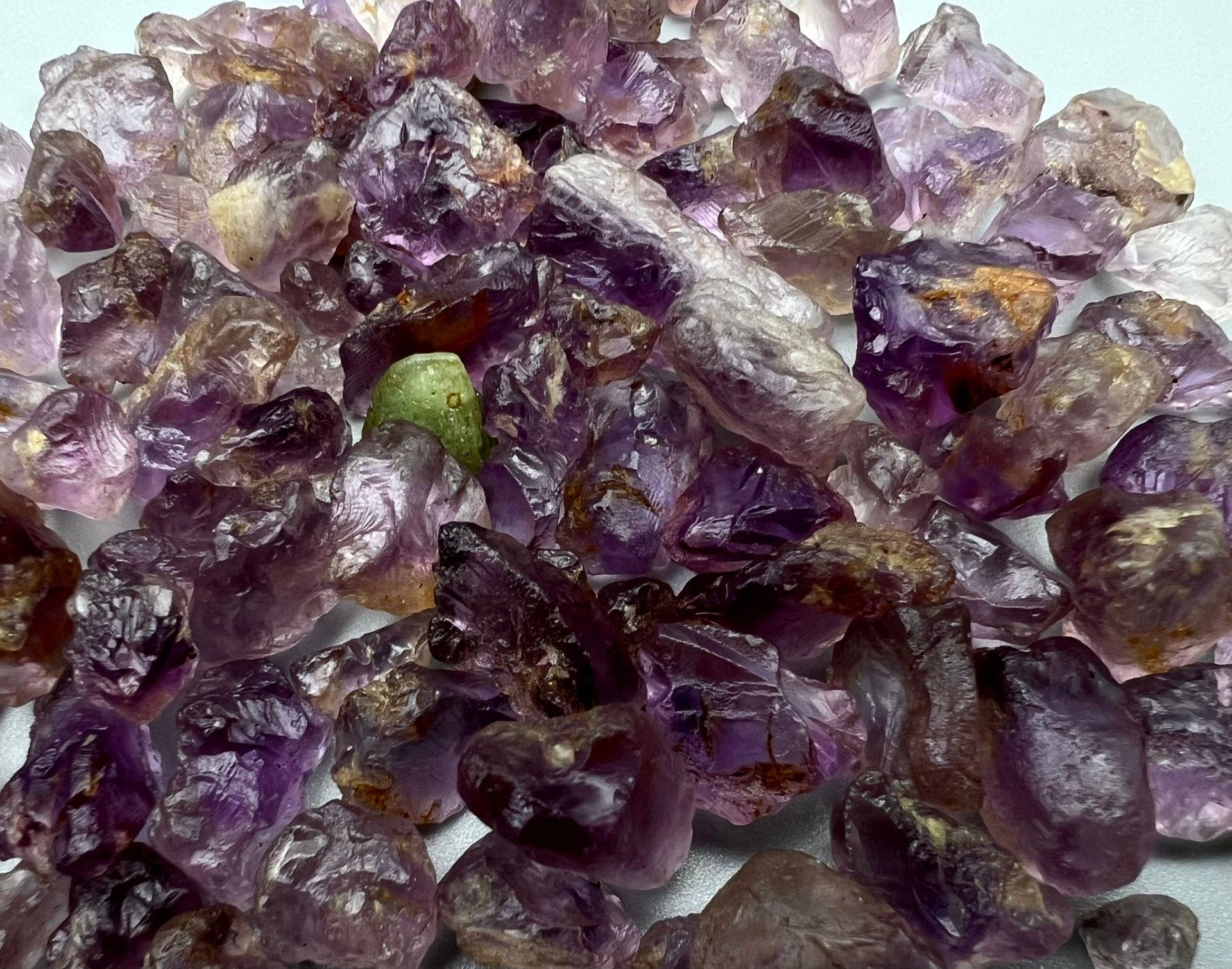 A lot of 326.05cts of rough Ametrine. - Image 2 of 3