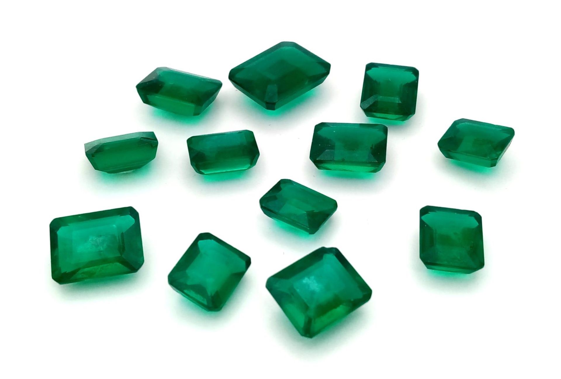 A 101.30ct of Natural Faceted Green Onyx Lot, include 12 Pcs. In Rectangular Shapes and comes with a - Bild 3 aus 4