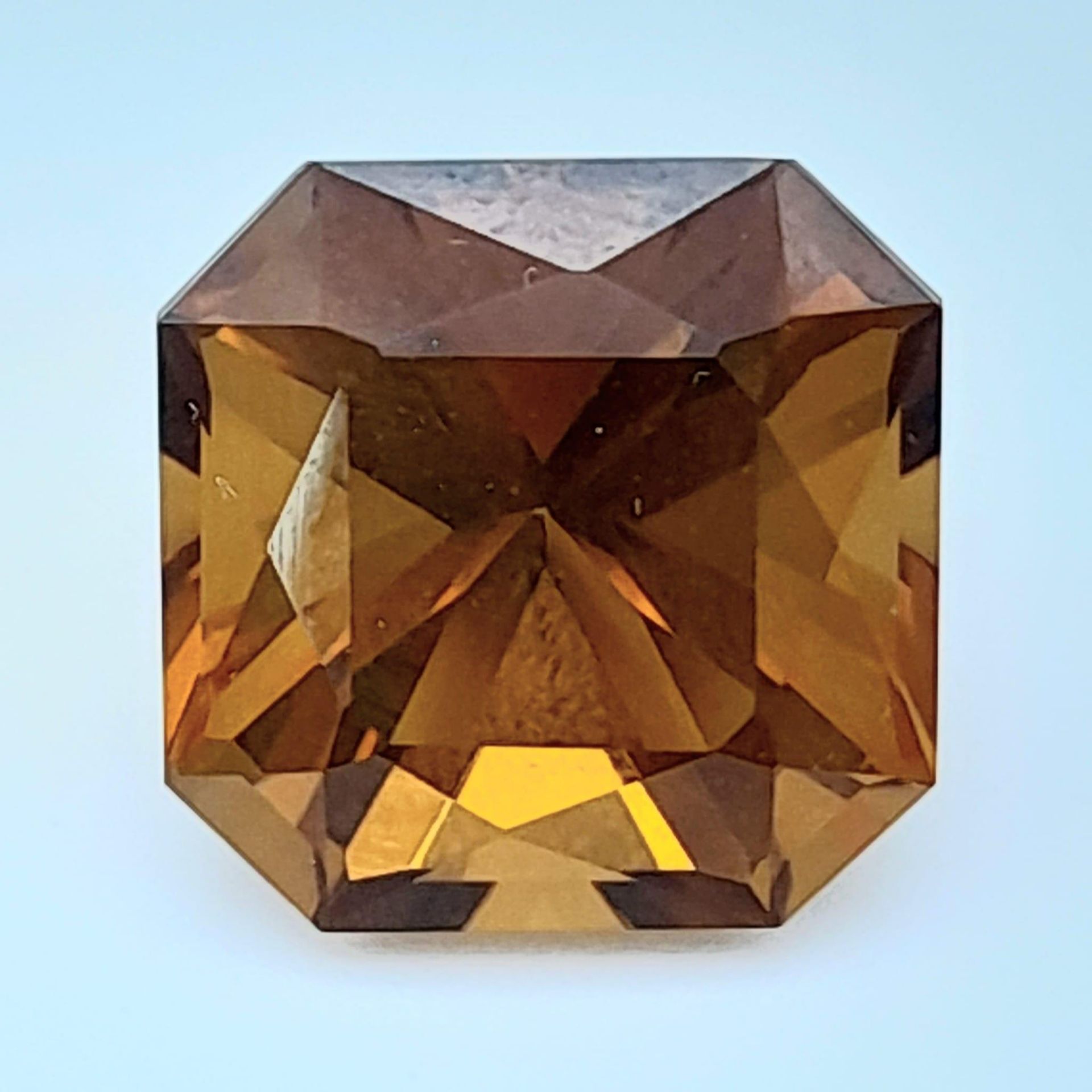 A 12.25ct Madeiran Citrine Gemstone. HGTL Certified.