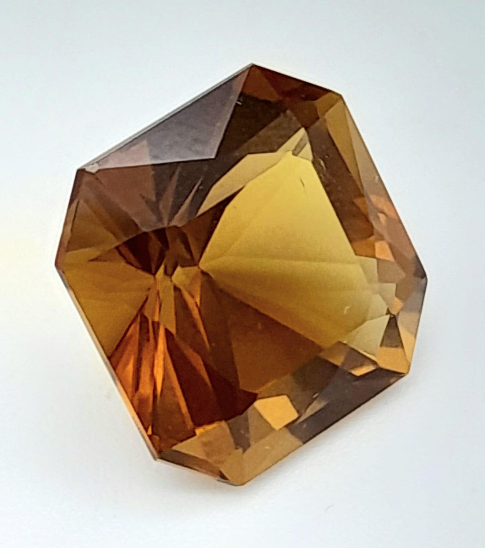 A 12.25ct Madeiran Citrine Gemstone. HGTL Certified. - Image 2 of 3