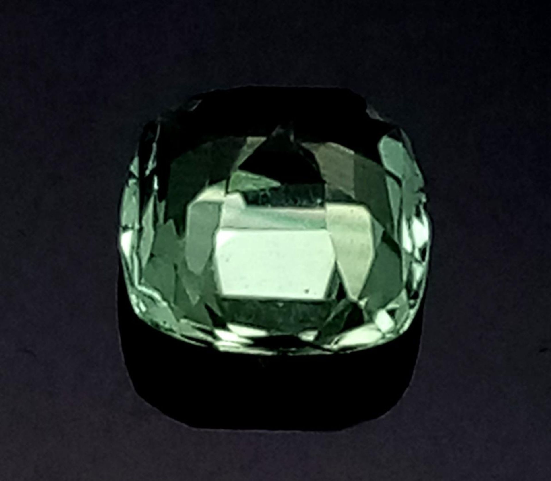 A 32.73ct Oval Madagascan Tourmaline Gemstone. AIG Certified. - Image 3 of 4