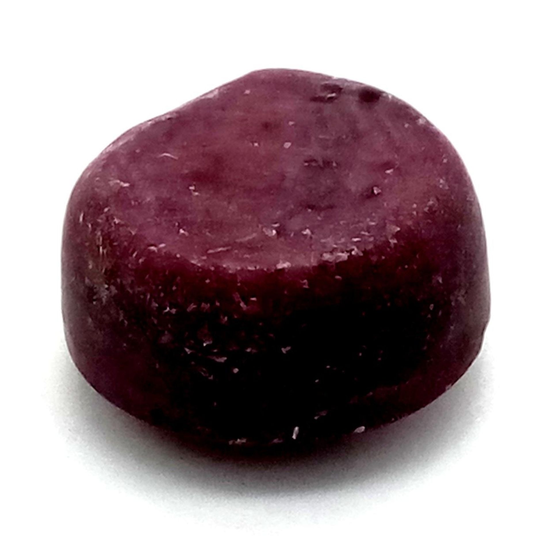 A 6.43ct Untreated Cabochon Ruby. Round cut. IGL&I Certified. - Image 2 of 4